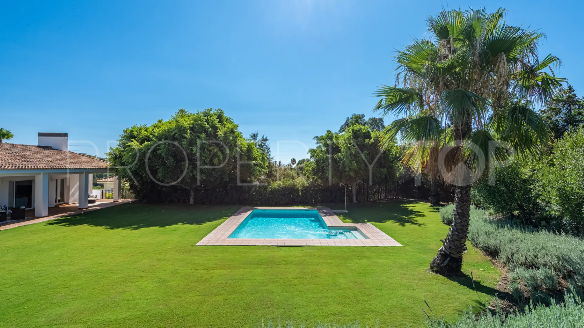 Villa de 4 dormitorios en venta en Zona L