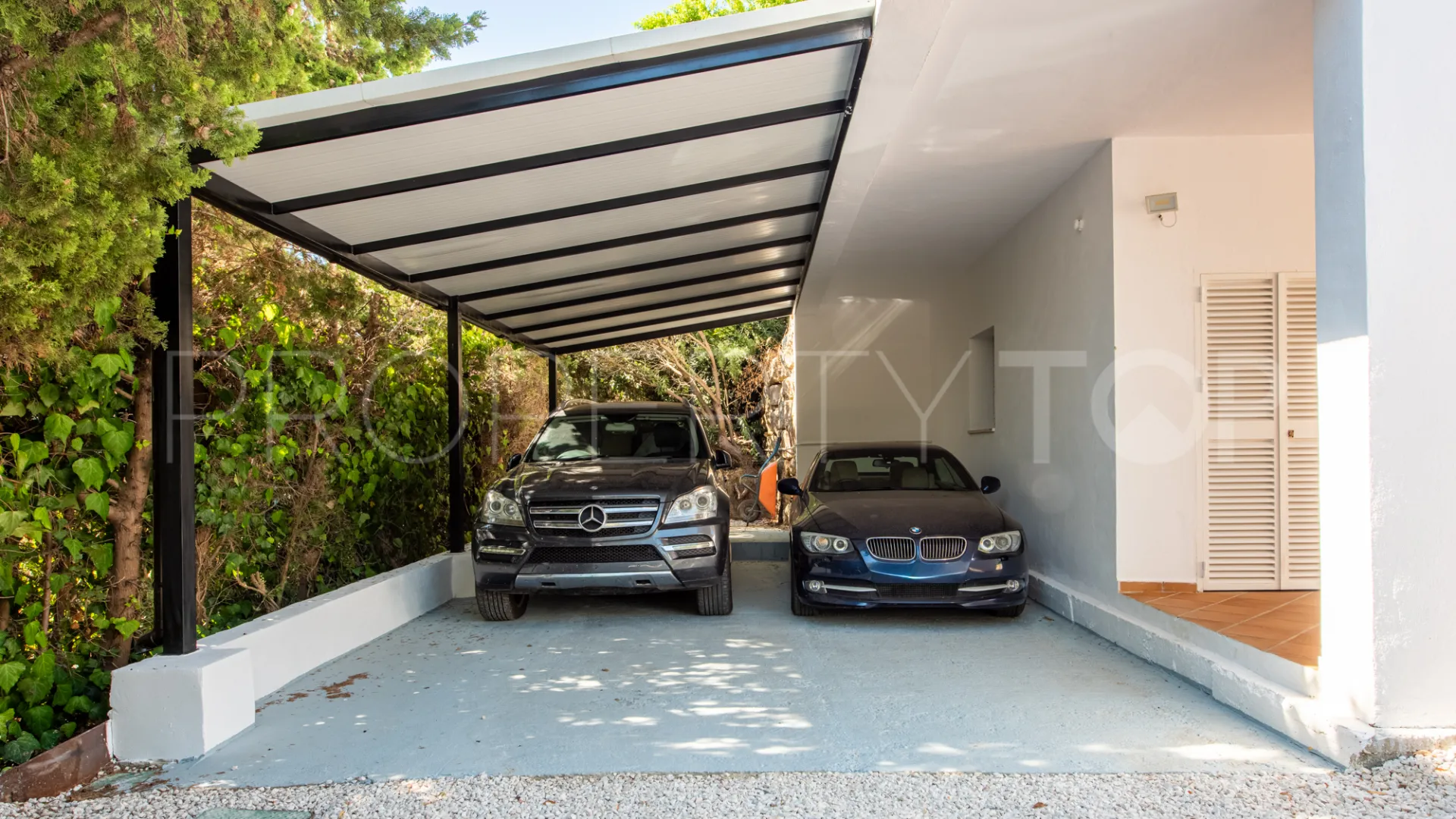 Villa de 4 dormitorios en venta en Zona L