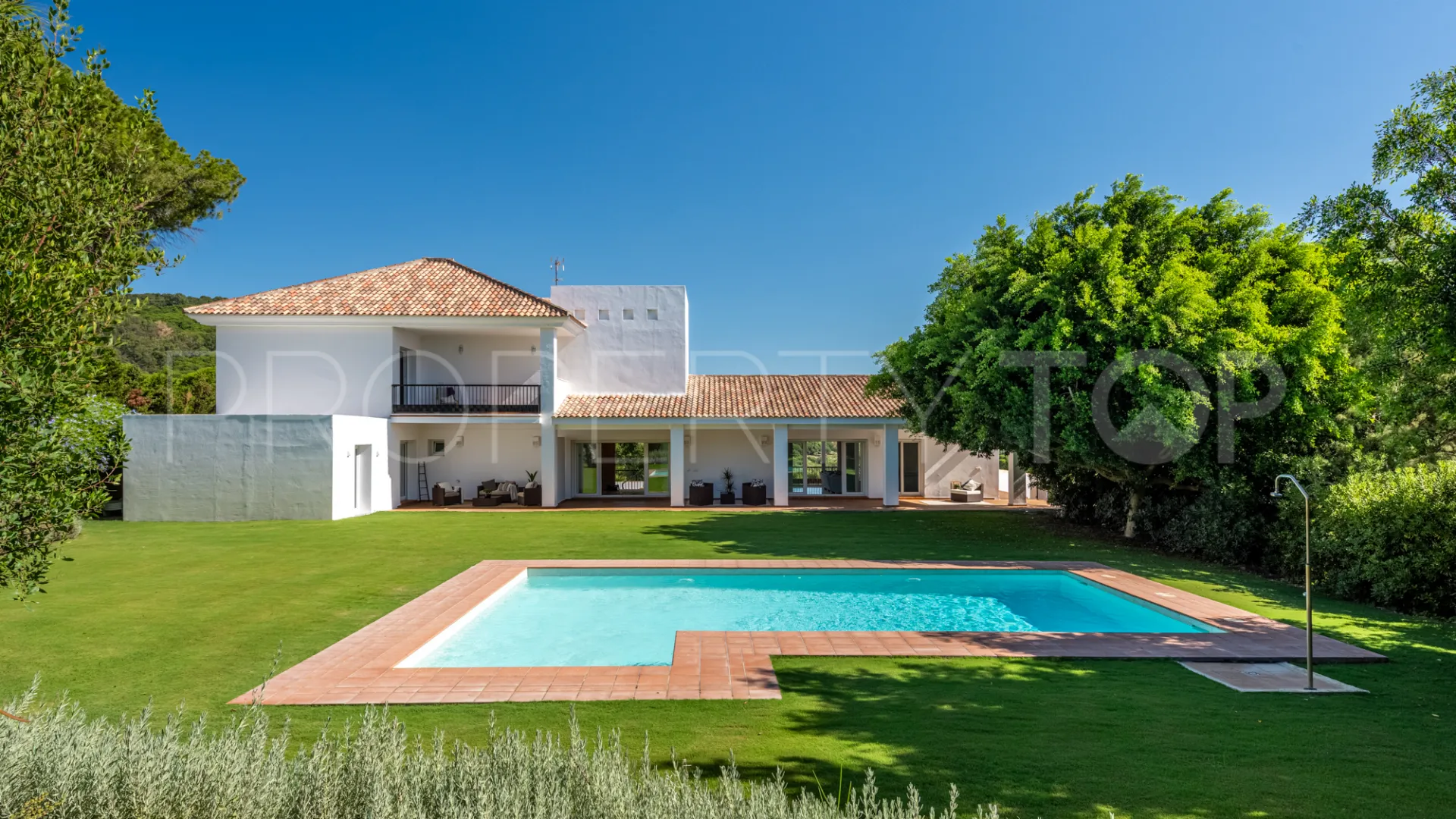 Villa de 4 dormitorios en venta en Zona L