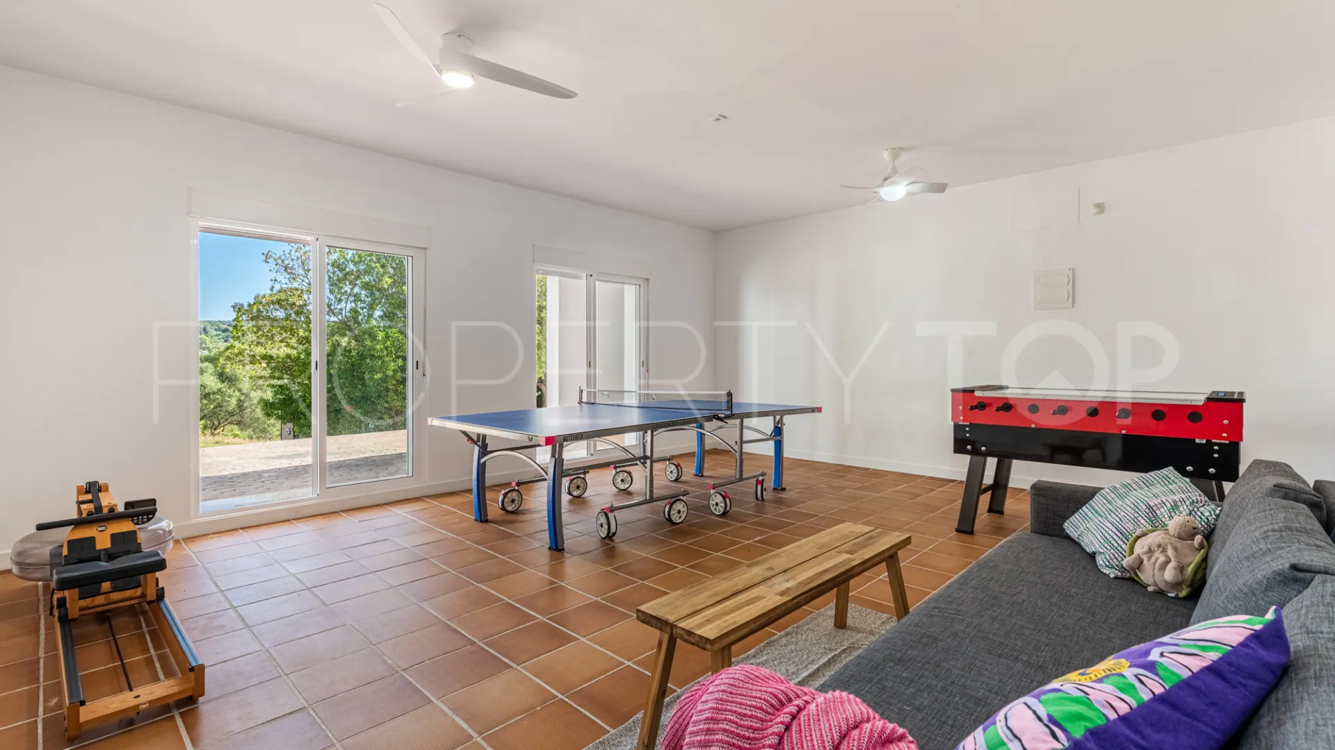 Villa de 4 dormitorios en venta en Zona L