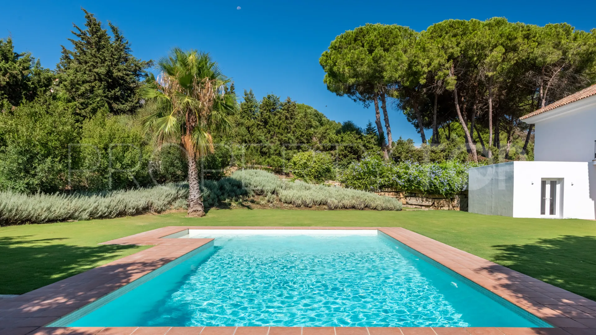 Villa de 4 dormitorios en venta en Zona L