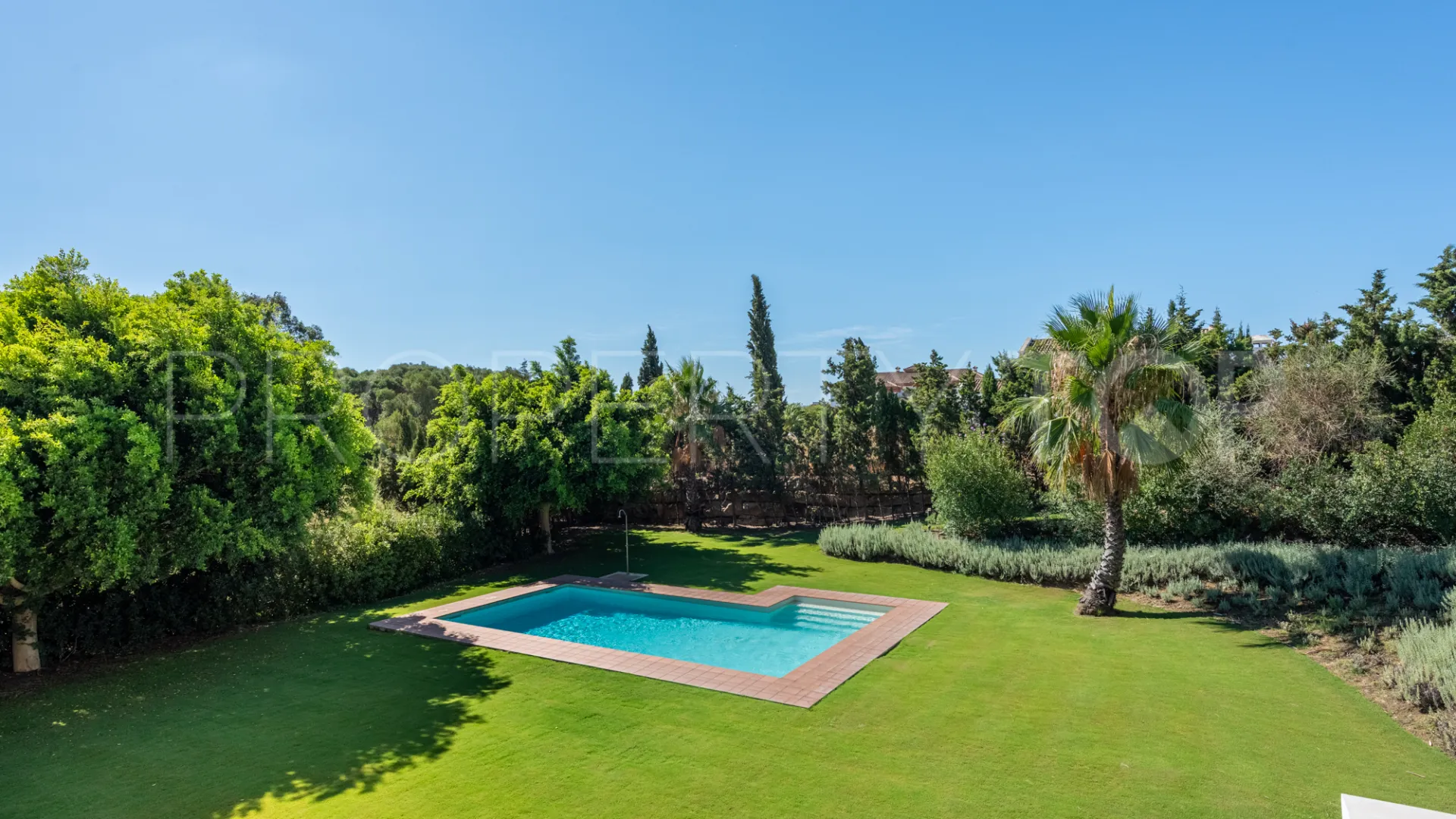 Villa de 4 dormitorios en venta en Zona L