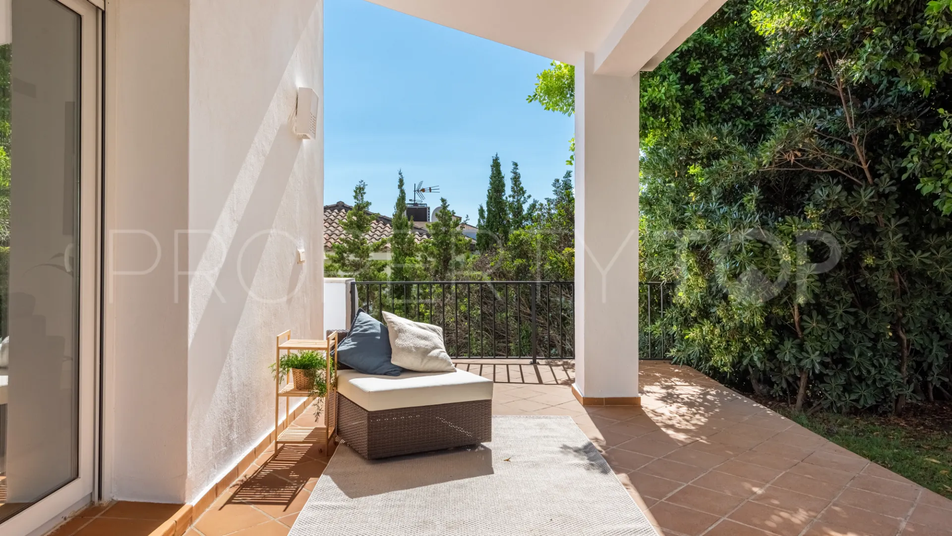 Villa de 4 dormitorios en venta en Zona L