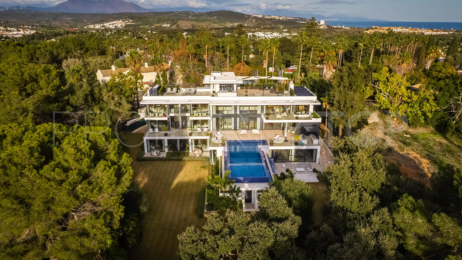 Villa for sale in Kings & Queens