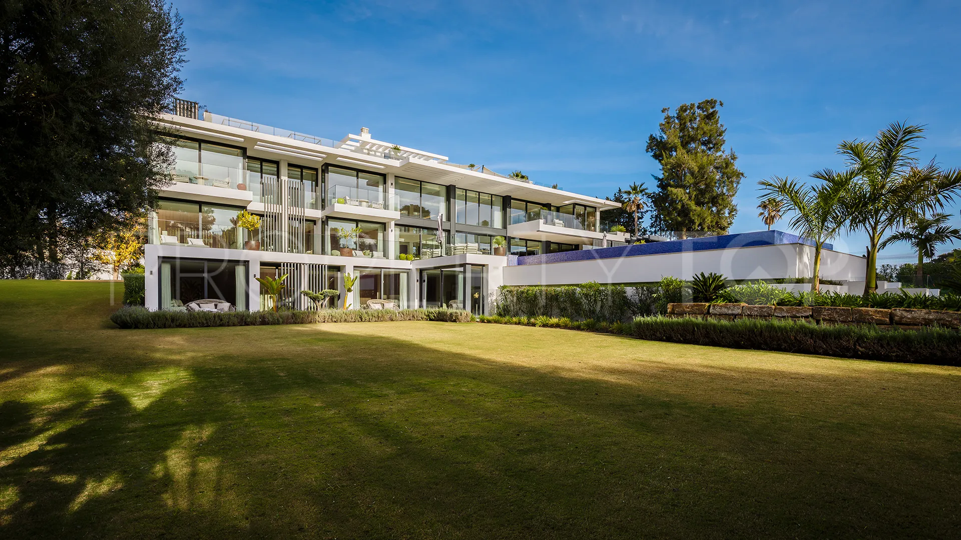 Villa for sale in Kings & Queens