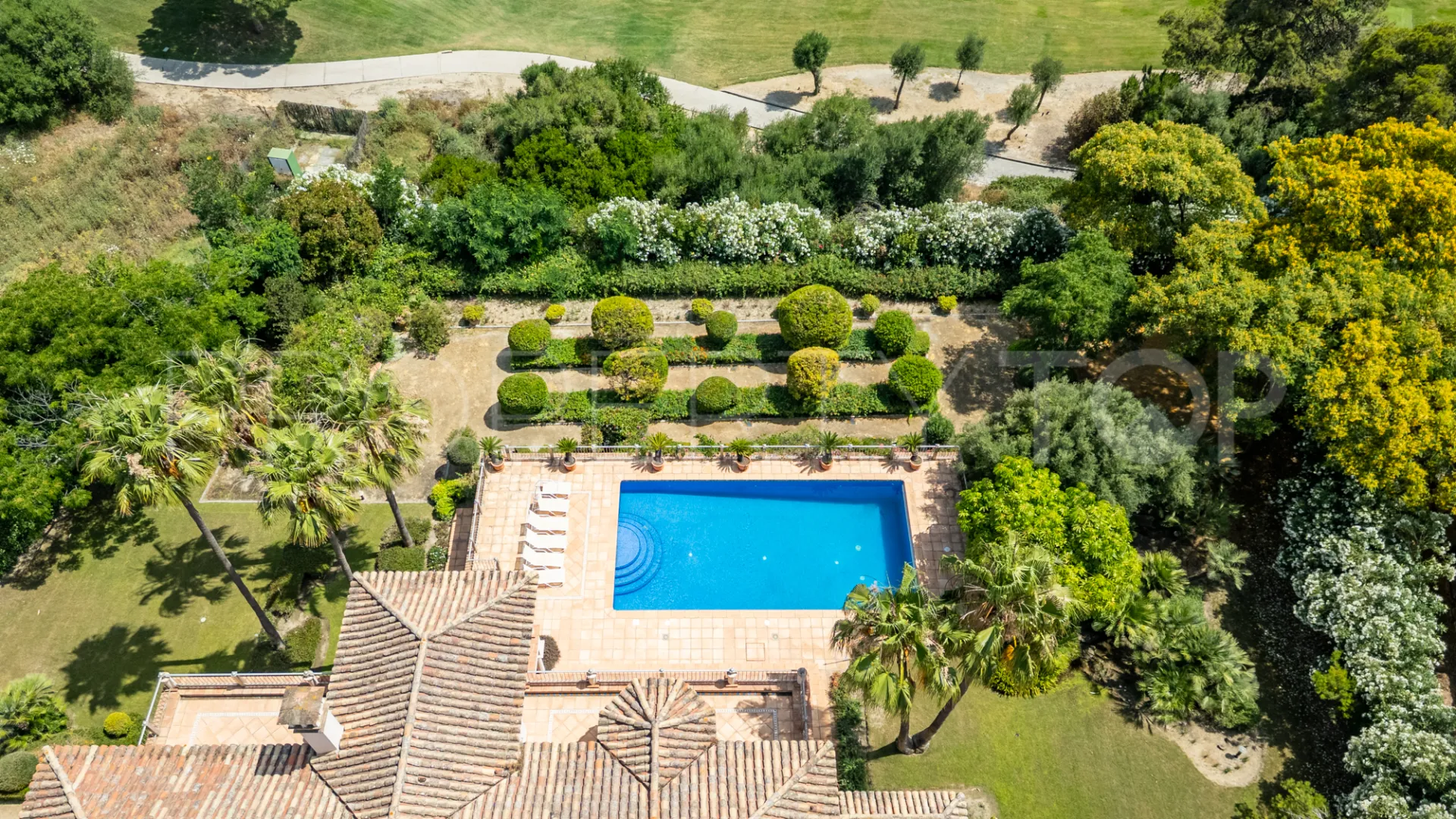 Villa de 5 dormitorios a la venta en Zona L
