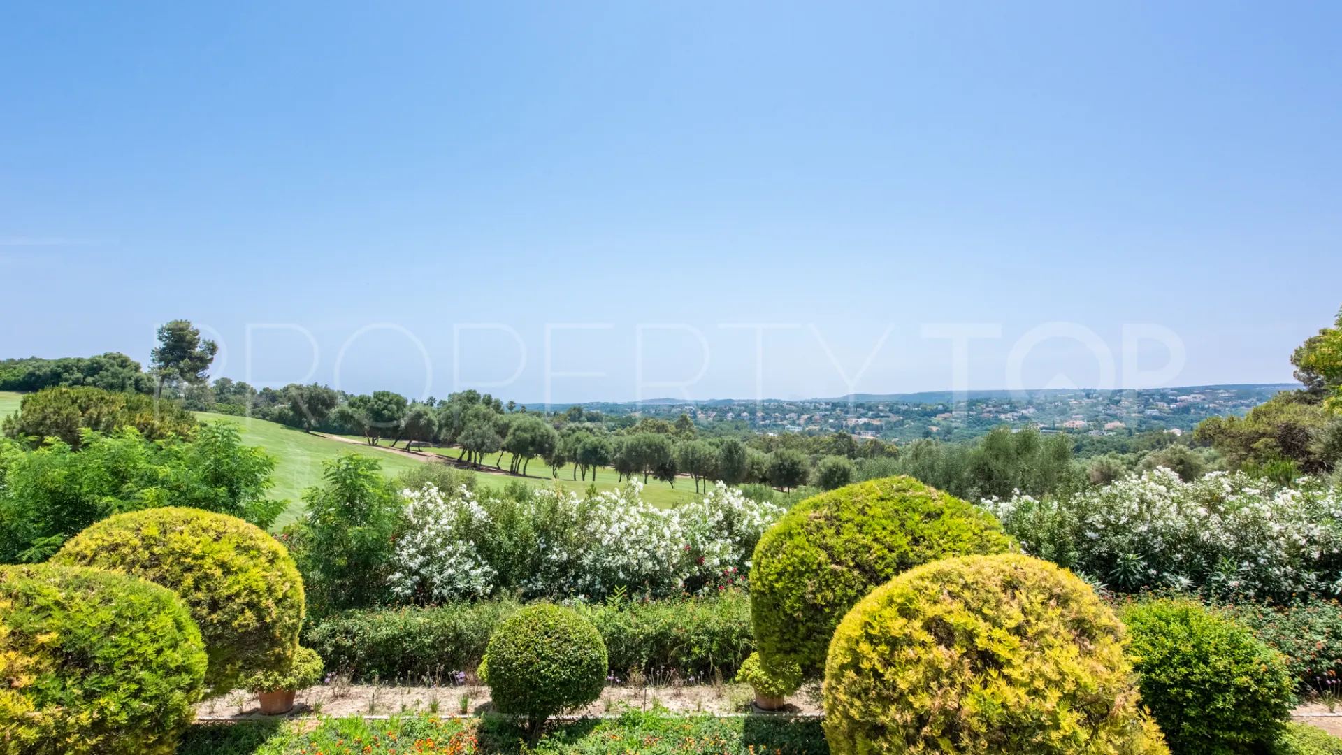Villa de 5 dormitorios a la venta en Zona L
