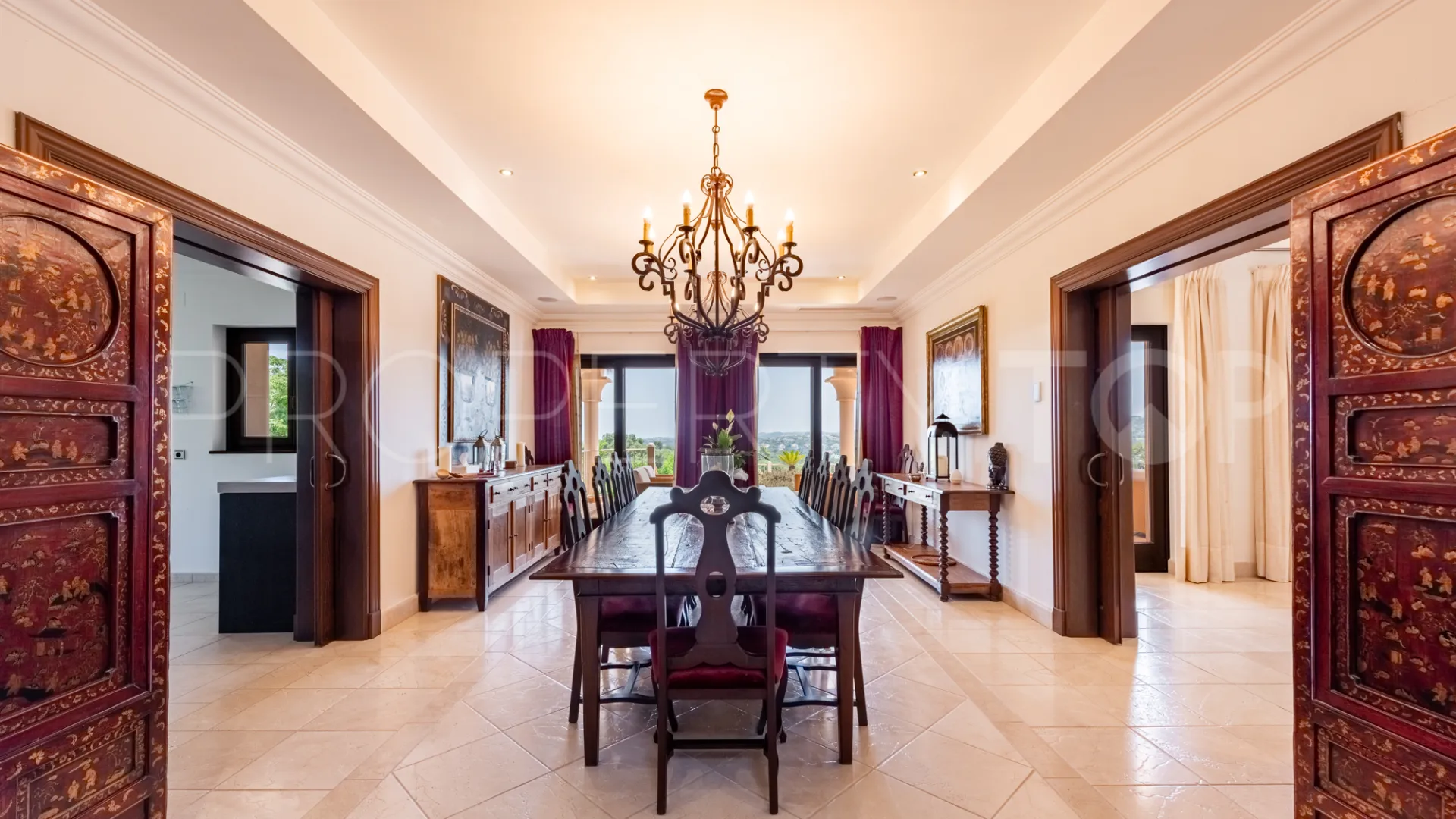 Villa de 5 dormitorios a la venta en Zona L