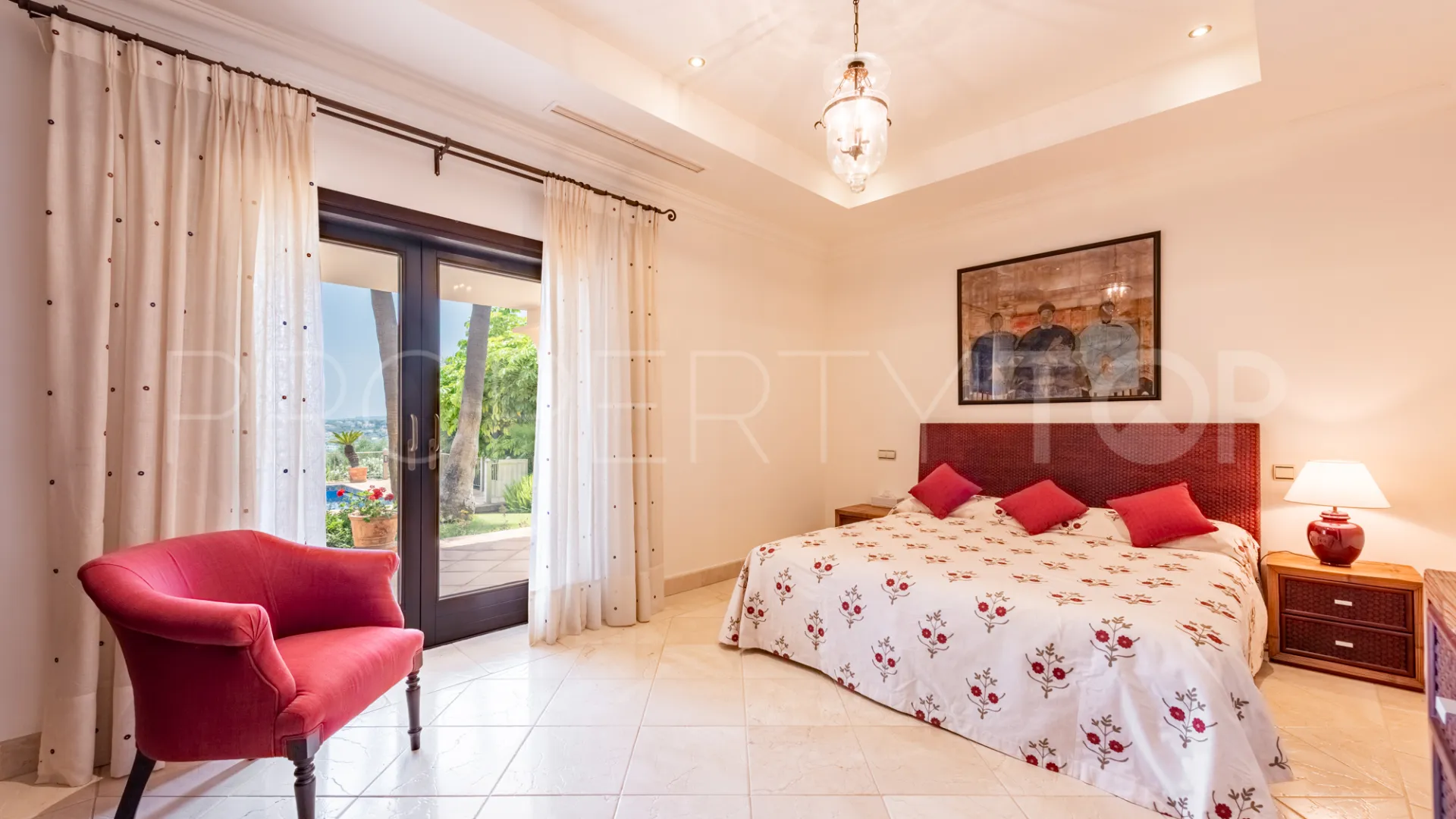Villa de 5 dormitorios a la venta en Zona L