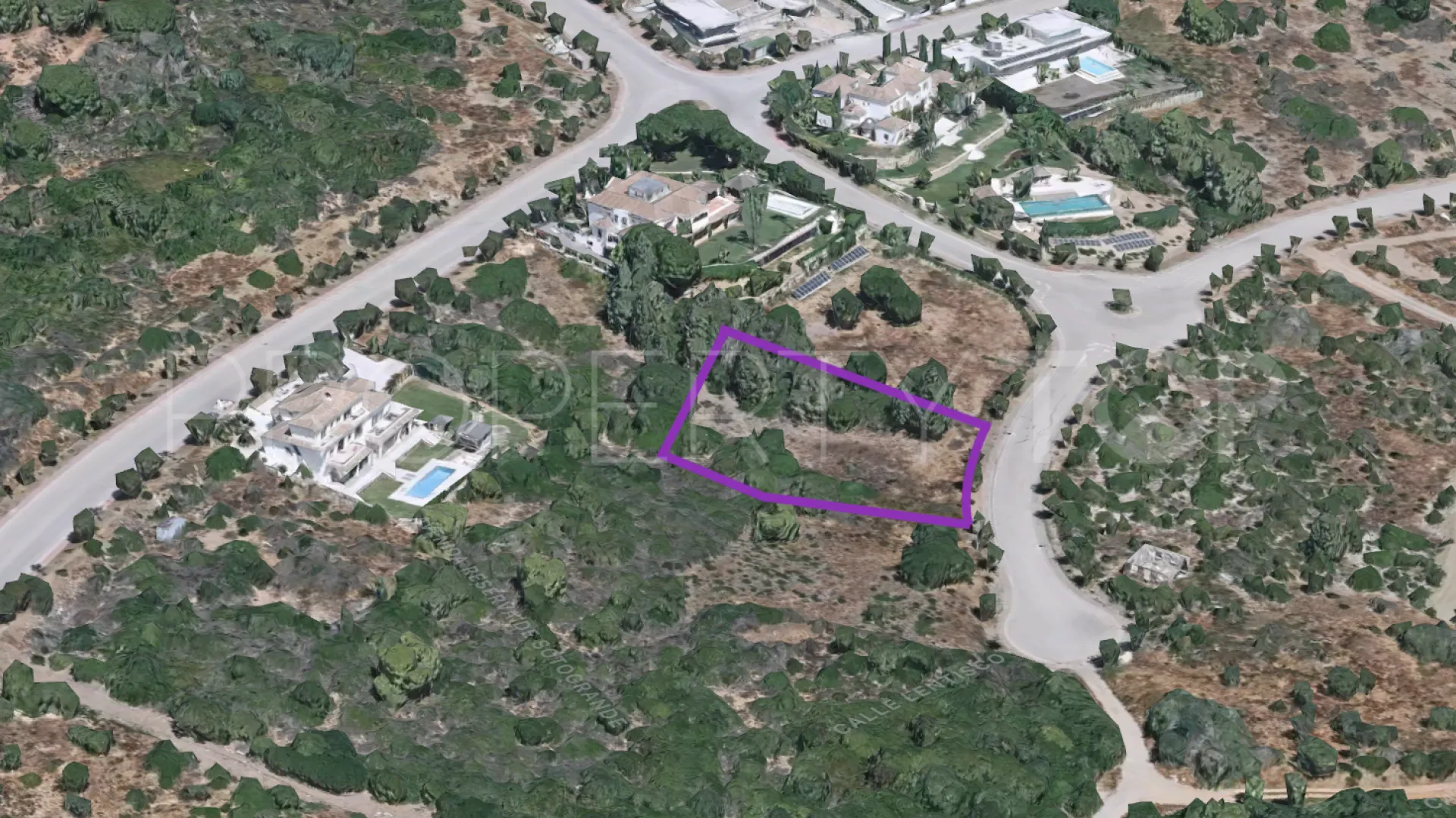 For sale plot in Zona L