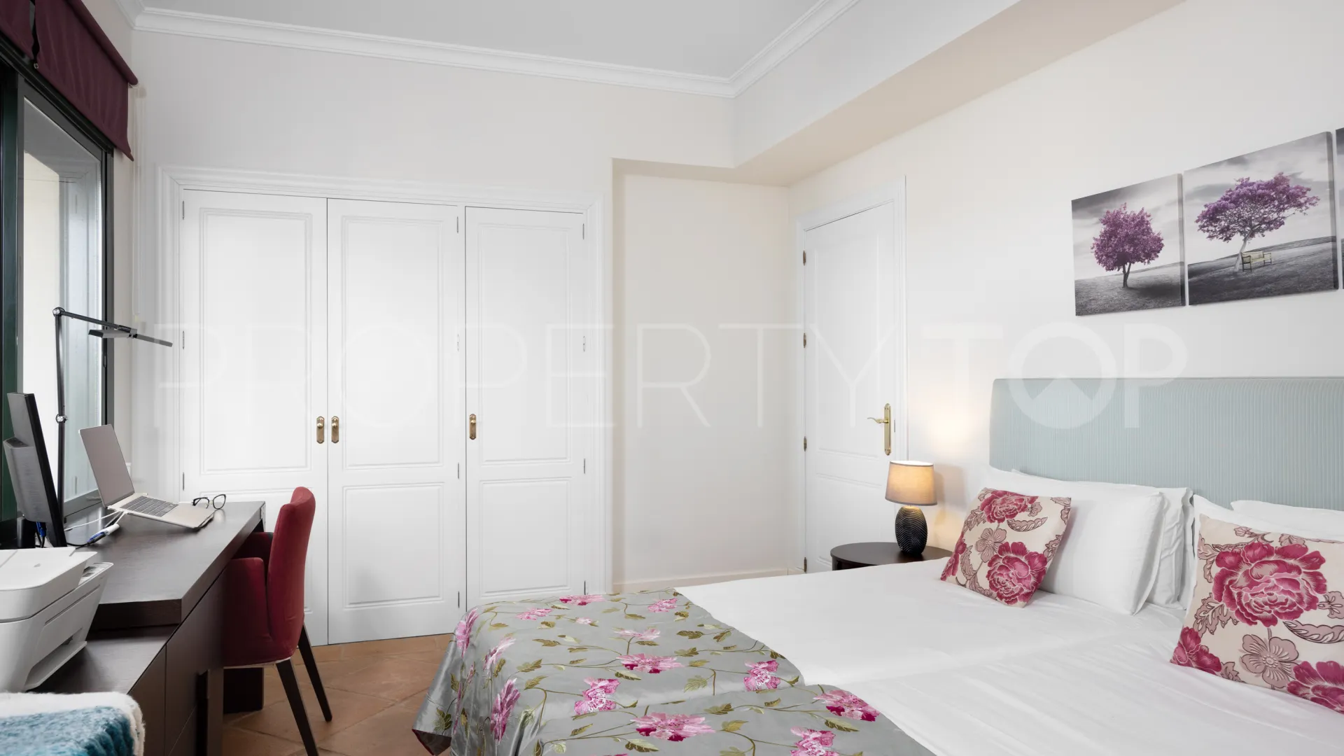 Villa for sale in Zona F with 4 bedrooms