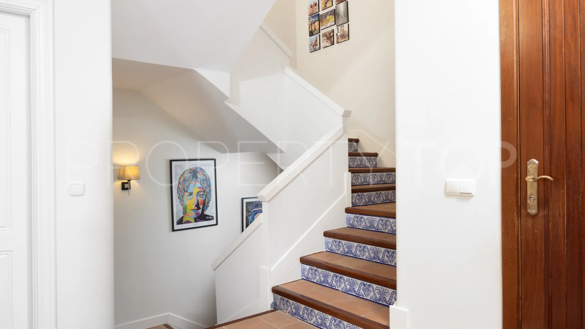 Villa for sale in Zona F with 4 bedrooms