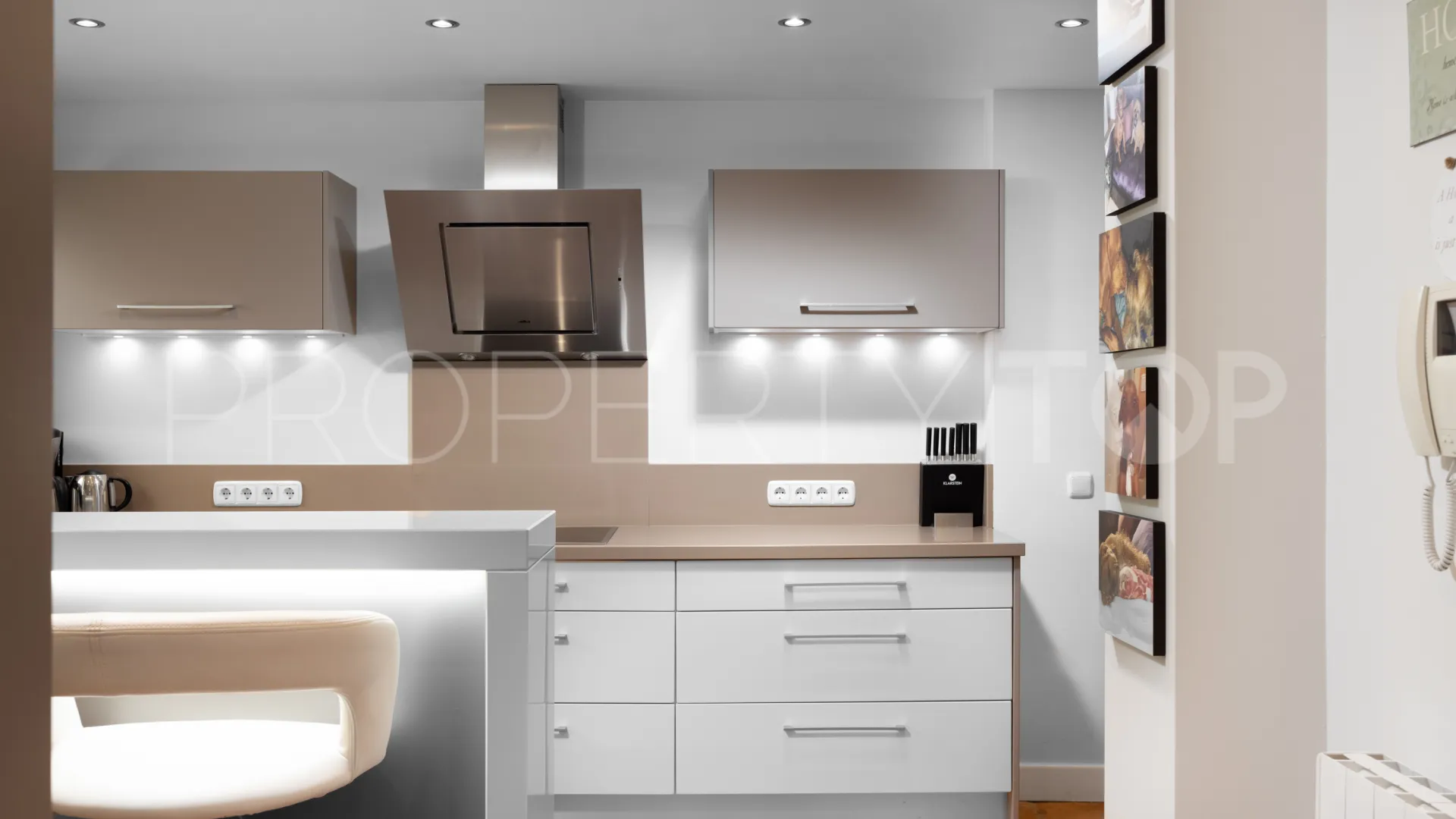 Villa for sale in Zona F with 4 bedrooms