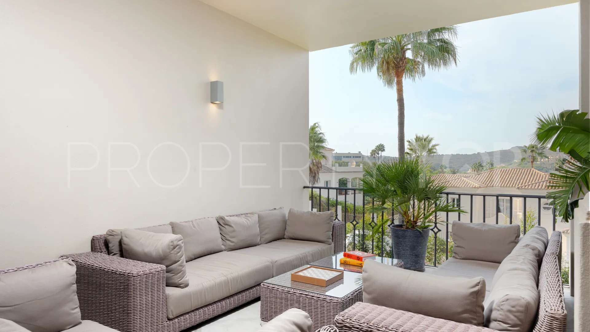 Villa for sale in Zona F with 4 bedrooms