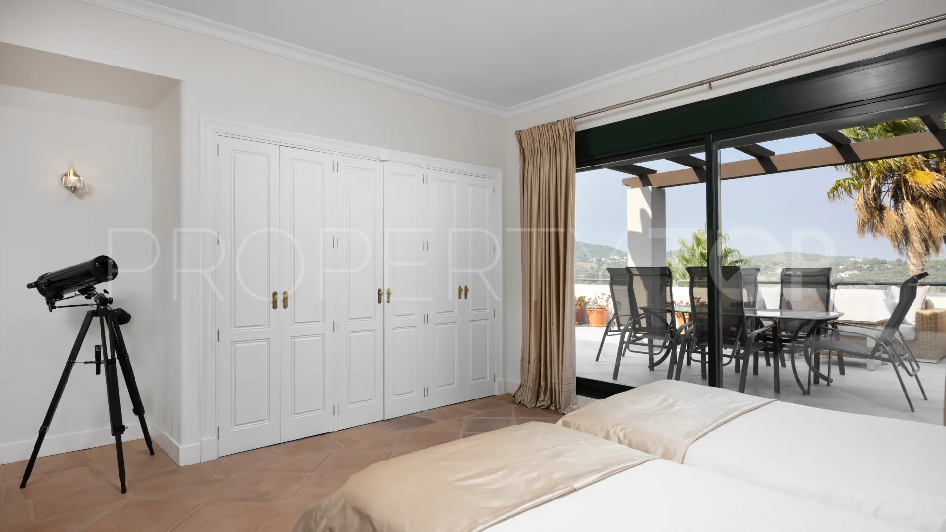 Villa for sale in Zona F with 4 bedrooms