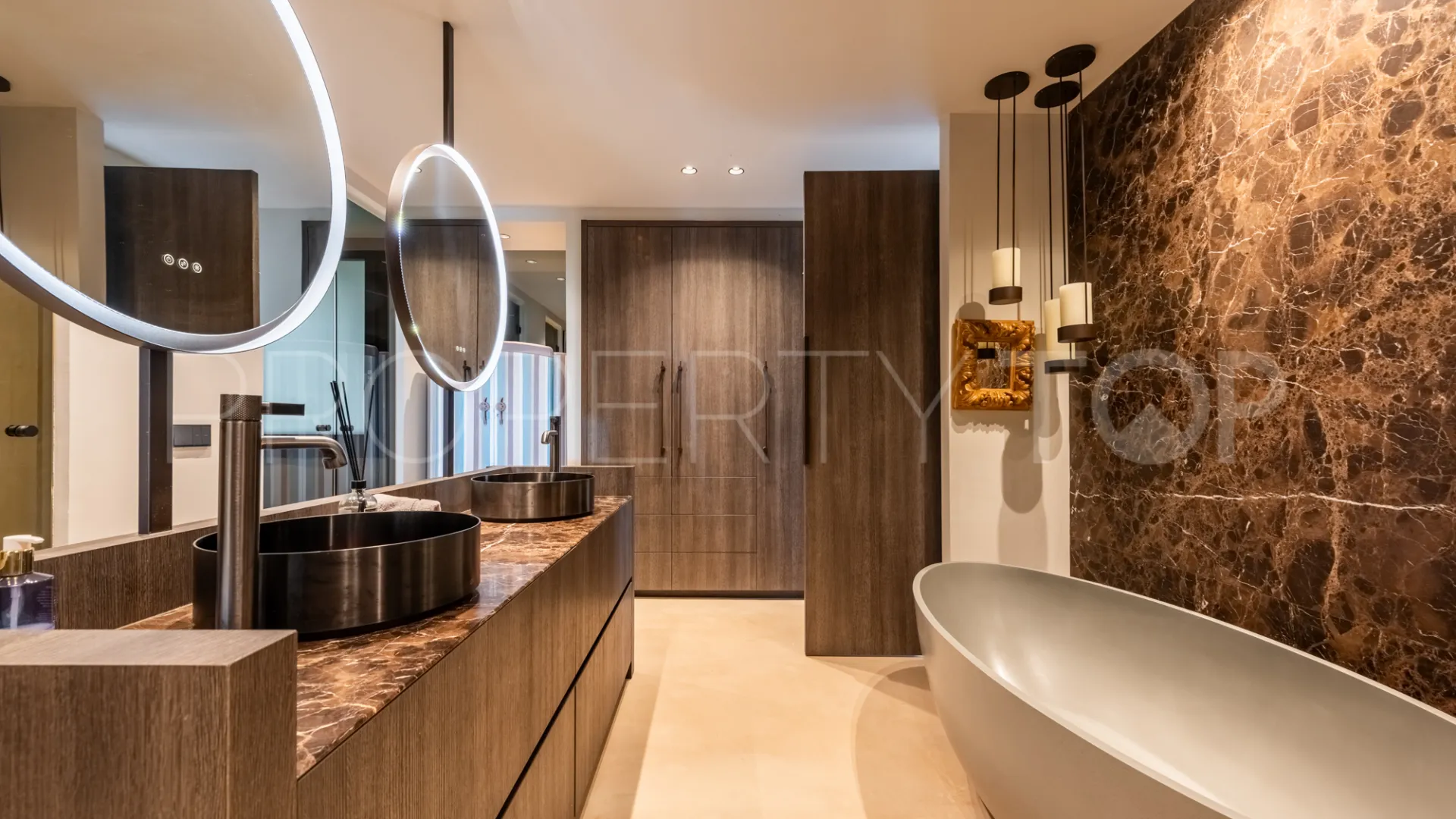 Se vende apartamento de 4 dormitorios en Hacienda de Valderrama