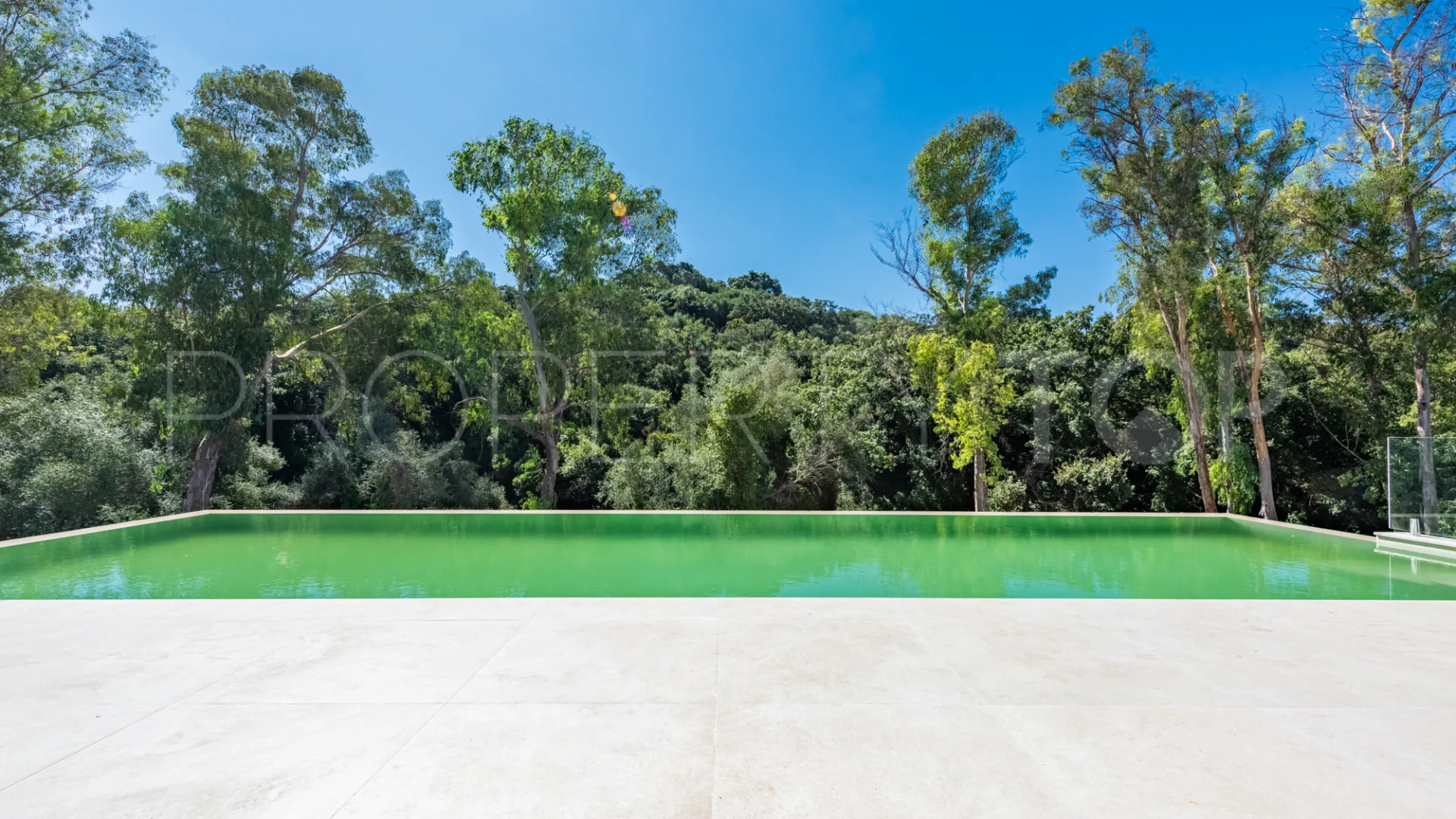 Zona F 5 bedrooms villa for sale