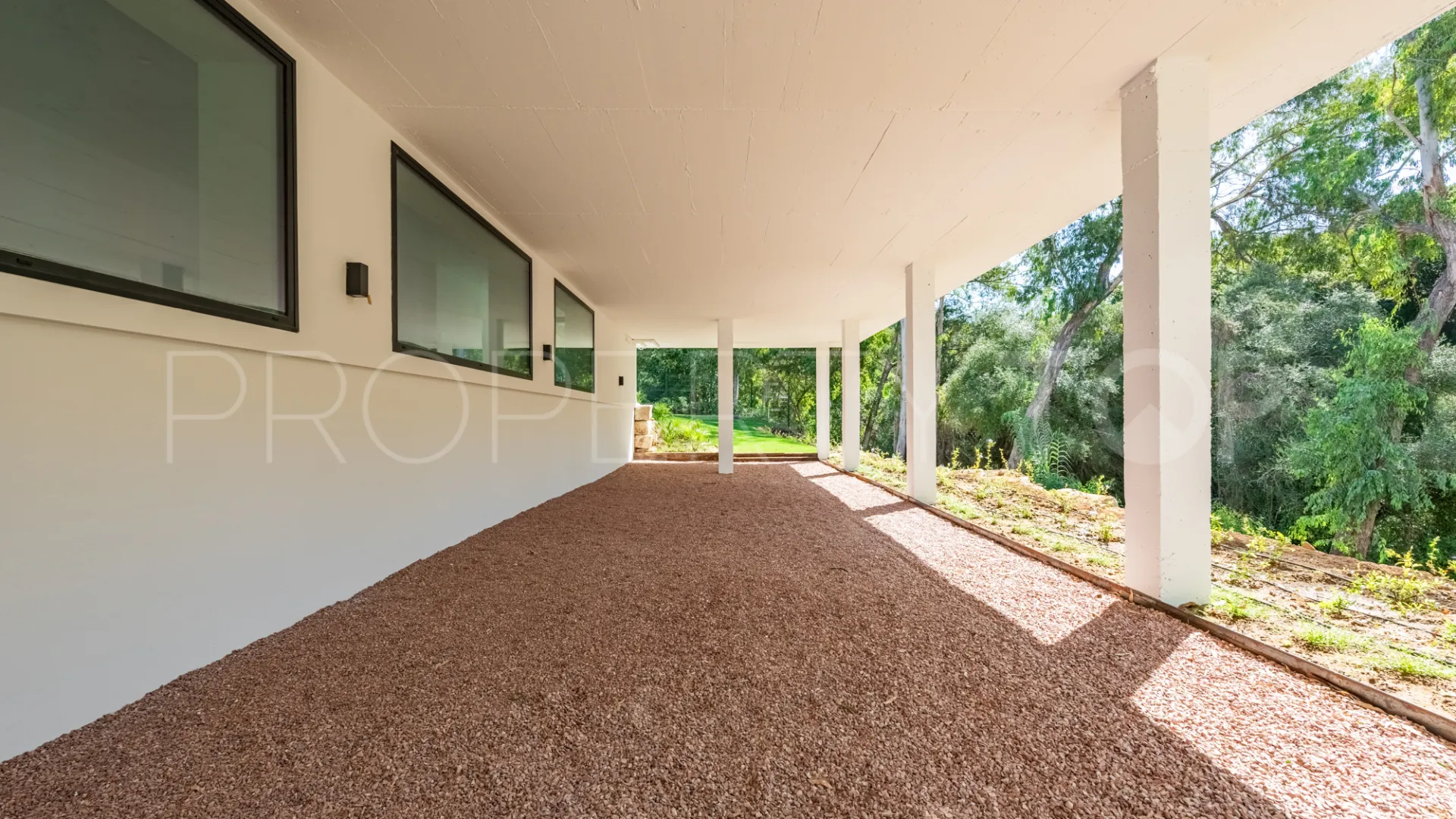 Zona F 5 bedrooms villa for sale