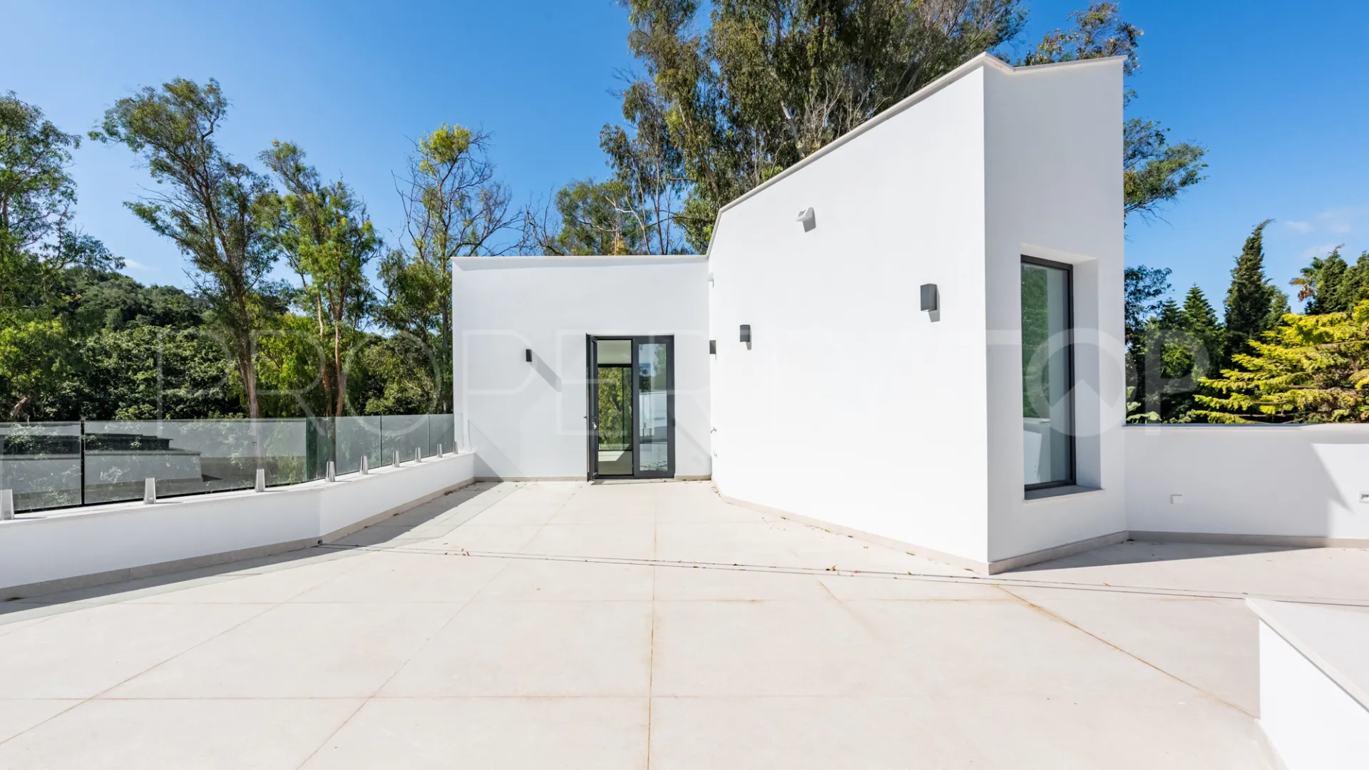 Zona F 5 bedrooms villa for sale