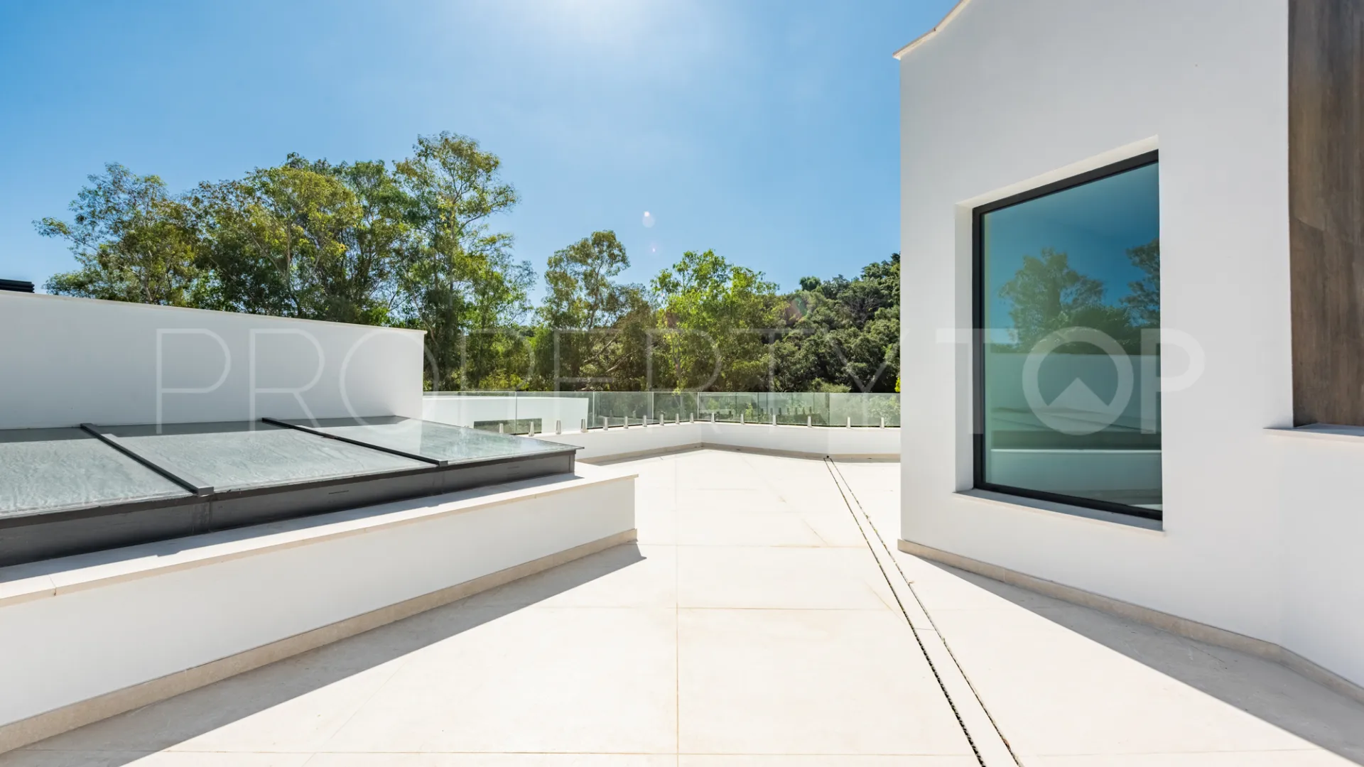 Zona F 5 bedrooms villa for sale