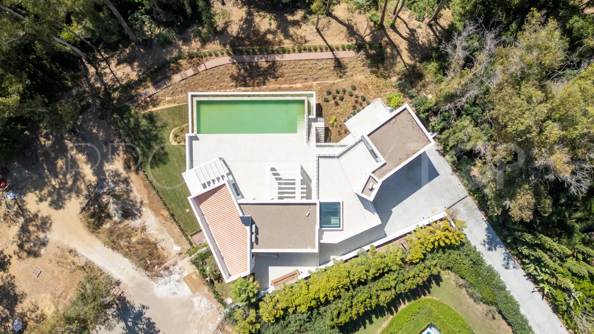 Zona F 5 bedrooms villa for sale