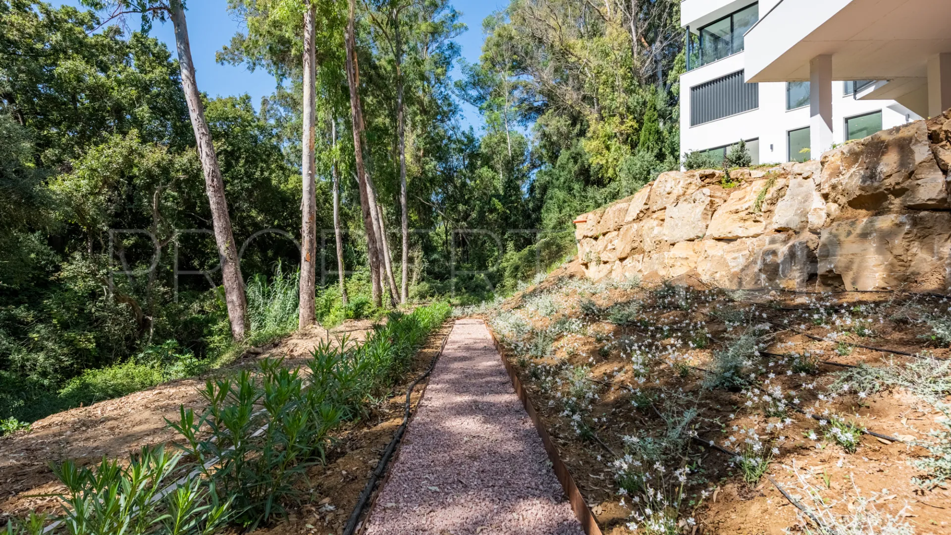 Zona F 5 bedrooms villa for sale
