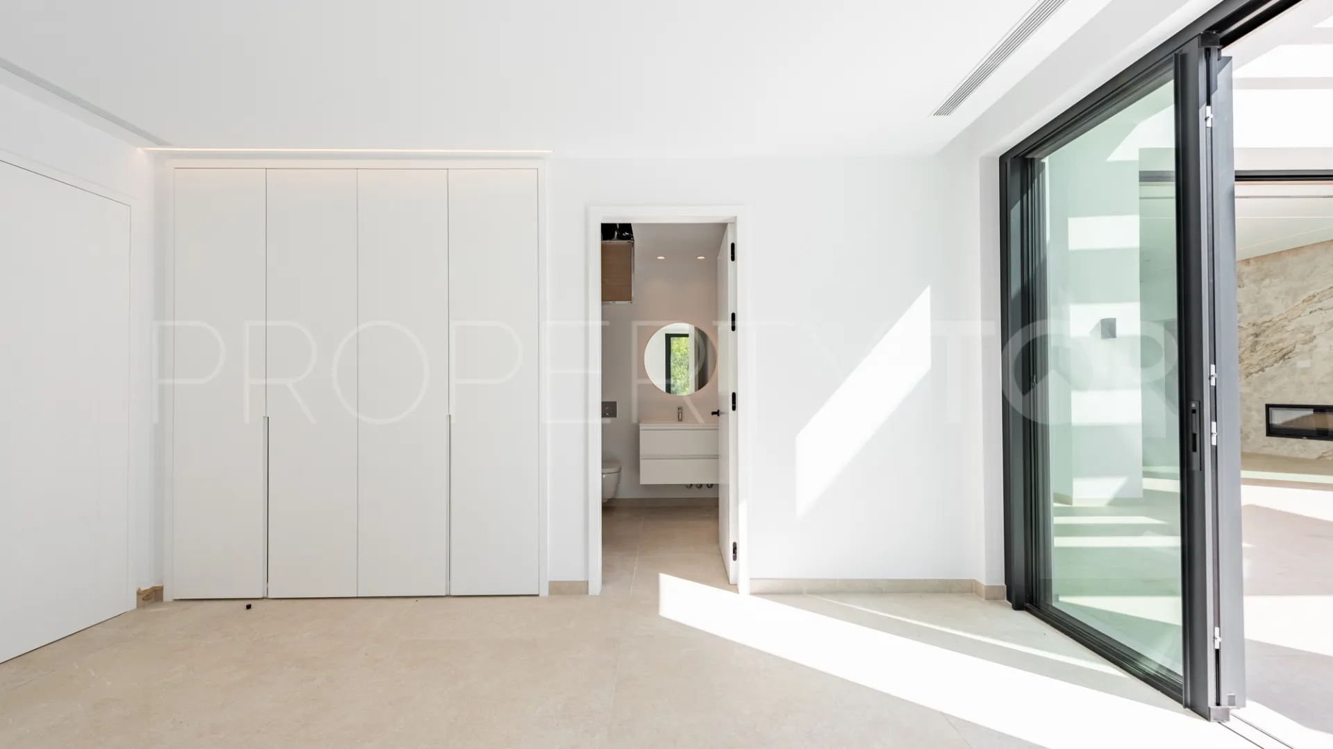 Zona F 5 bedrooms villa for sale
