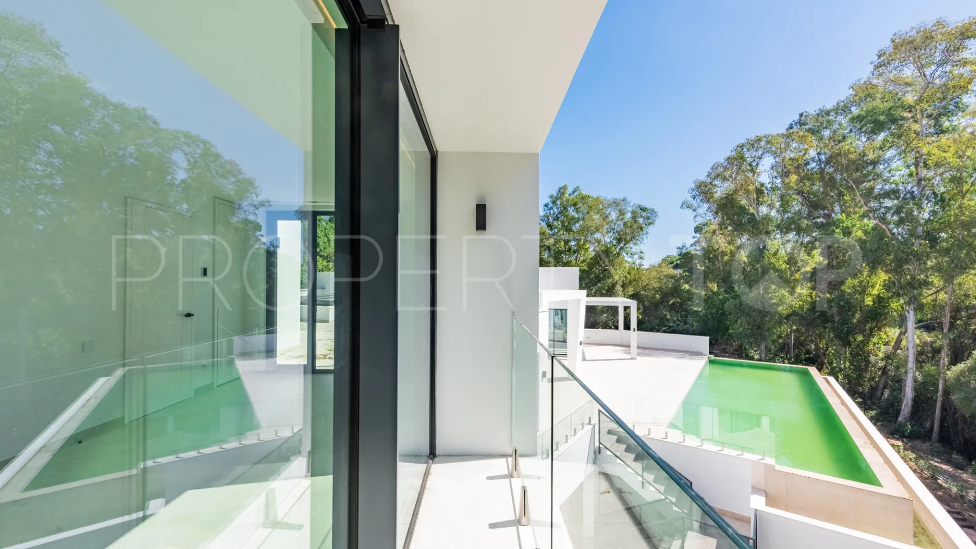 Zona F 5 bedrooms villa for sale