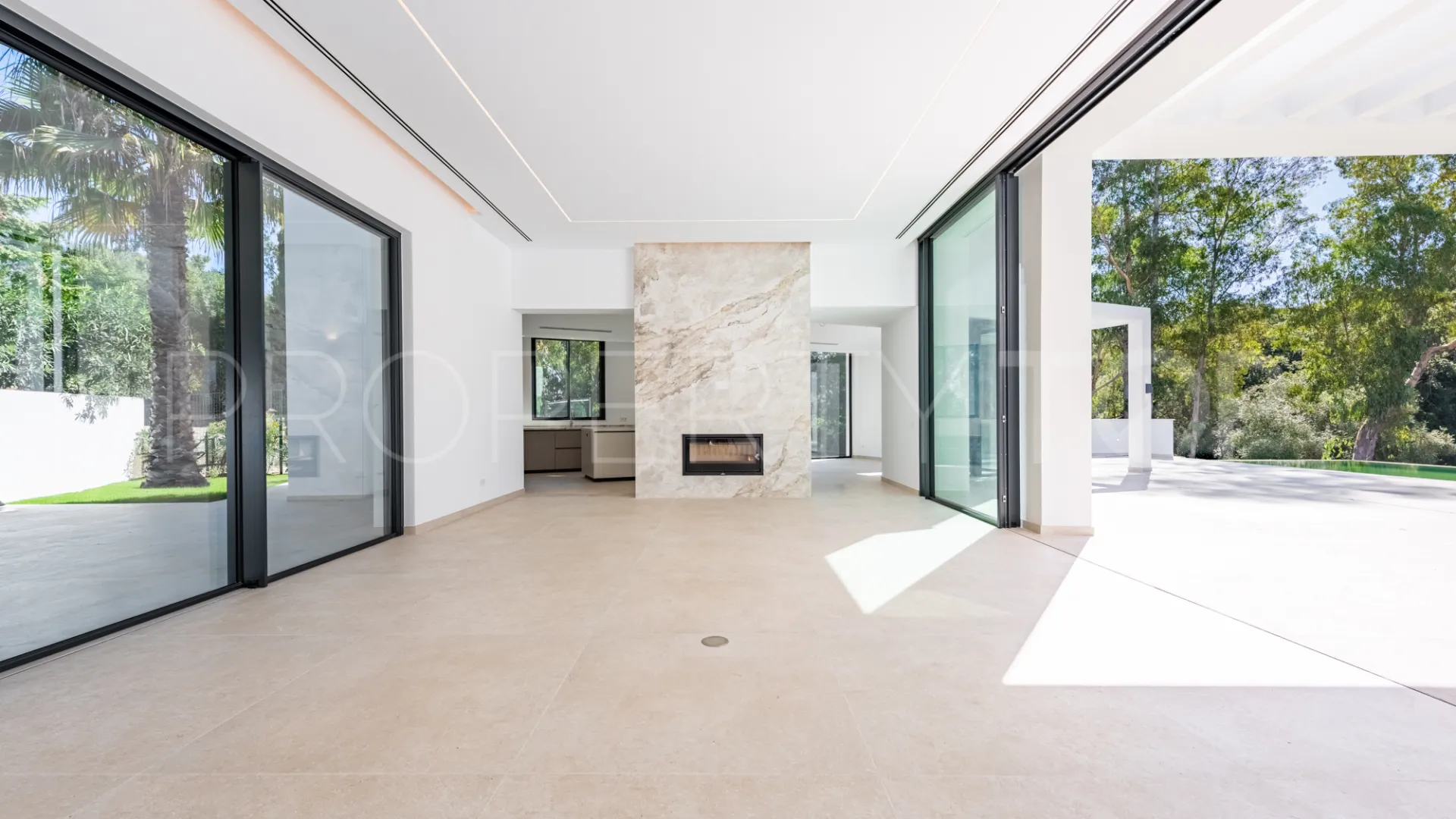 Zona F 5 bedrooms villa for sale