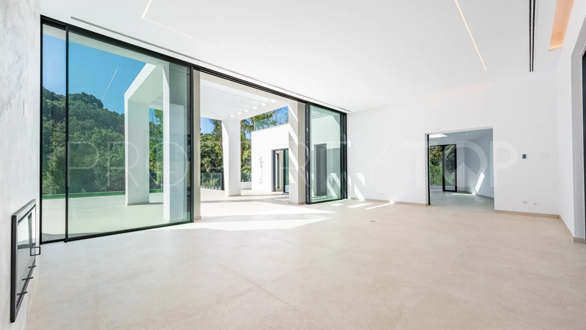 Zona F 5 bedrooms villa for sale