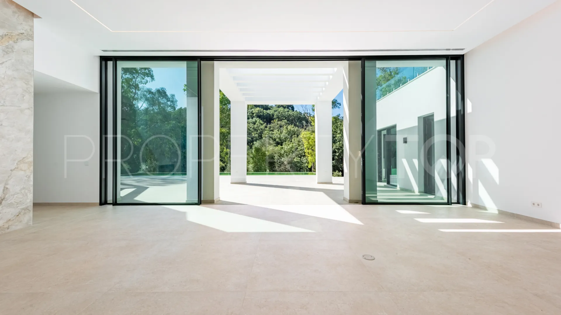 Zona F 5 bedrooms villa for sale