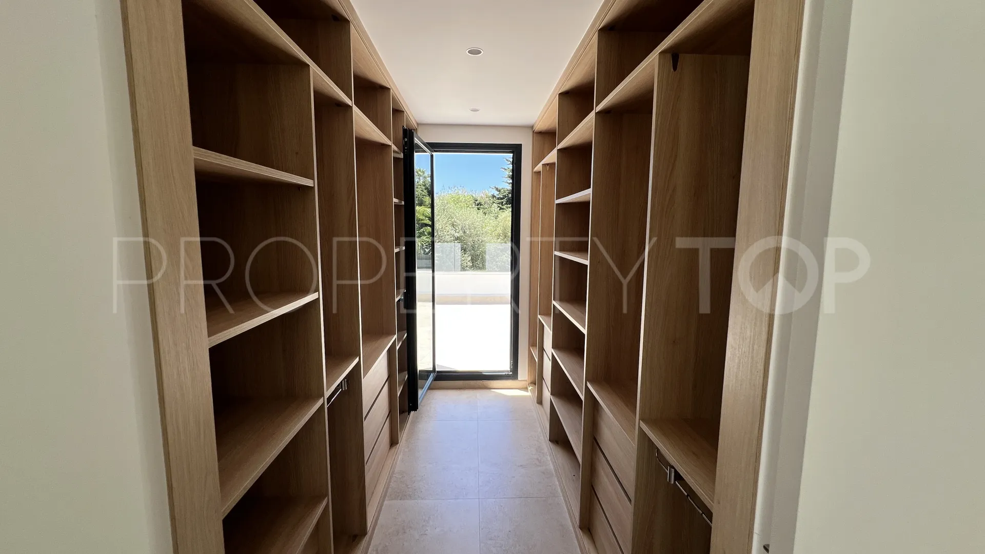 Villa with 6 bedrooms for sale in Zona B