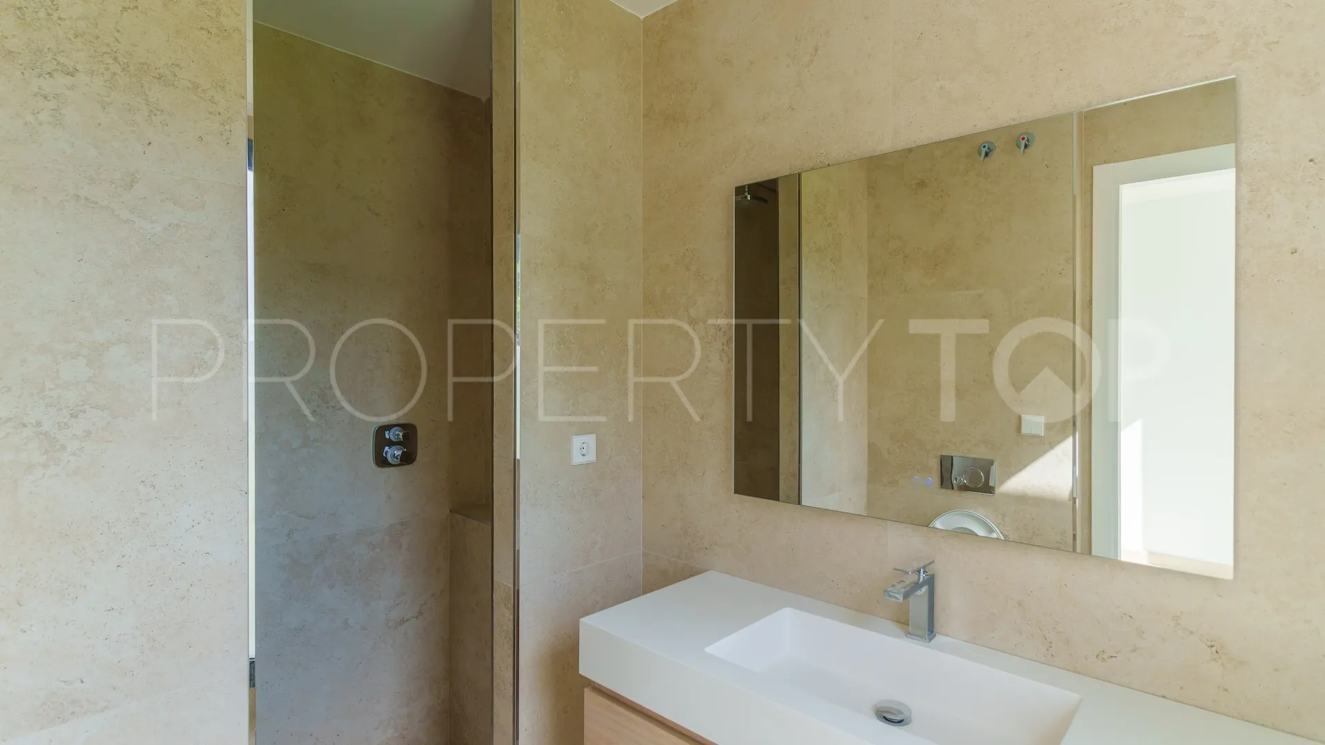 Zona B, villa a la venta con 6 dormitorios