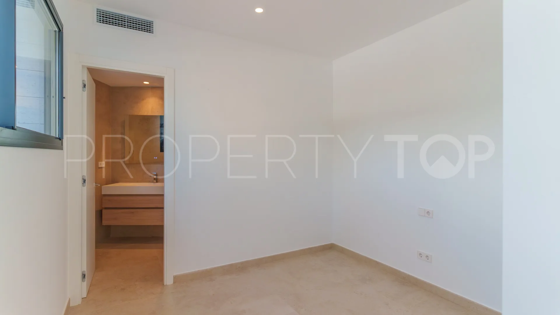 Zona B, villa a la venta con 6 dormitorios