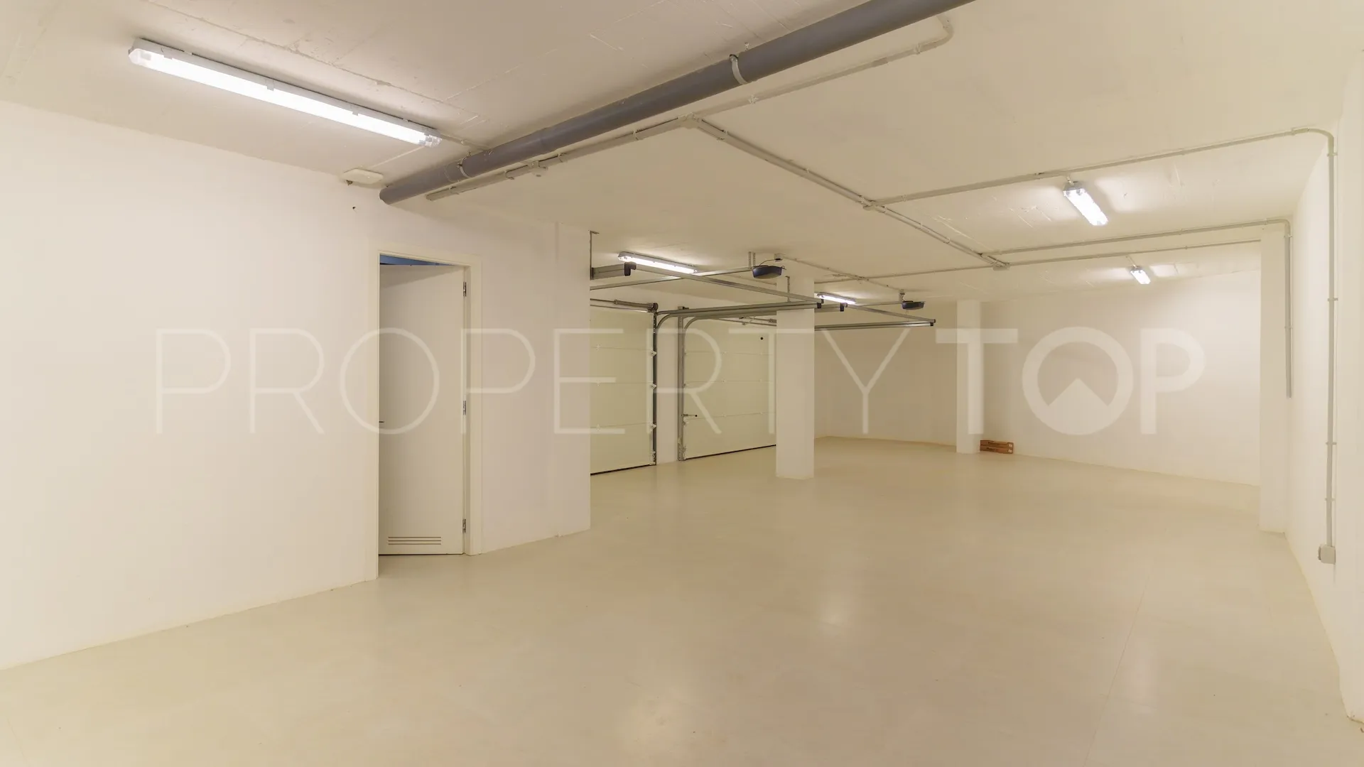 Zona B, villa a la venta con 6 dormitorios