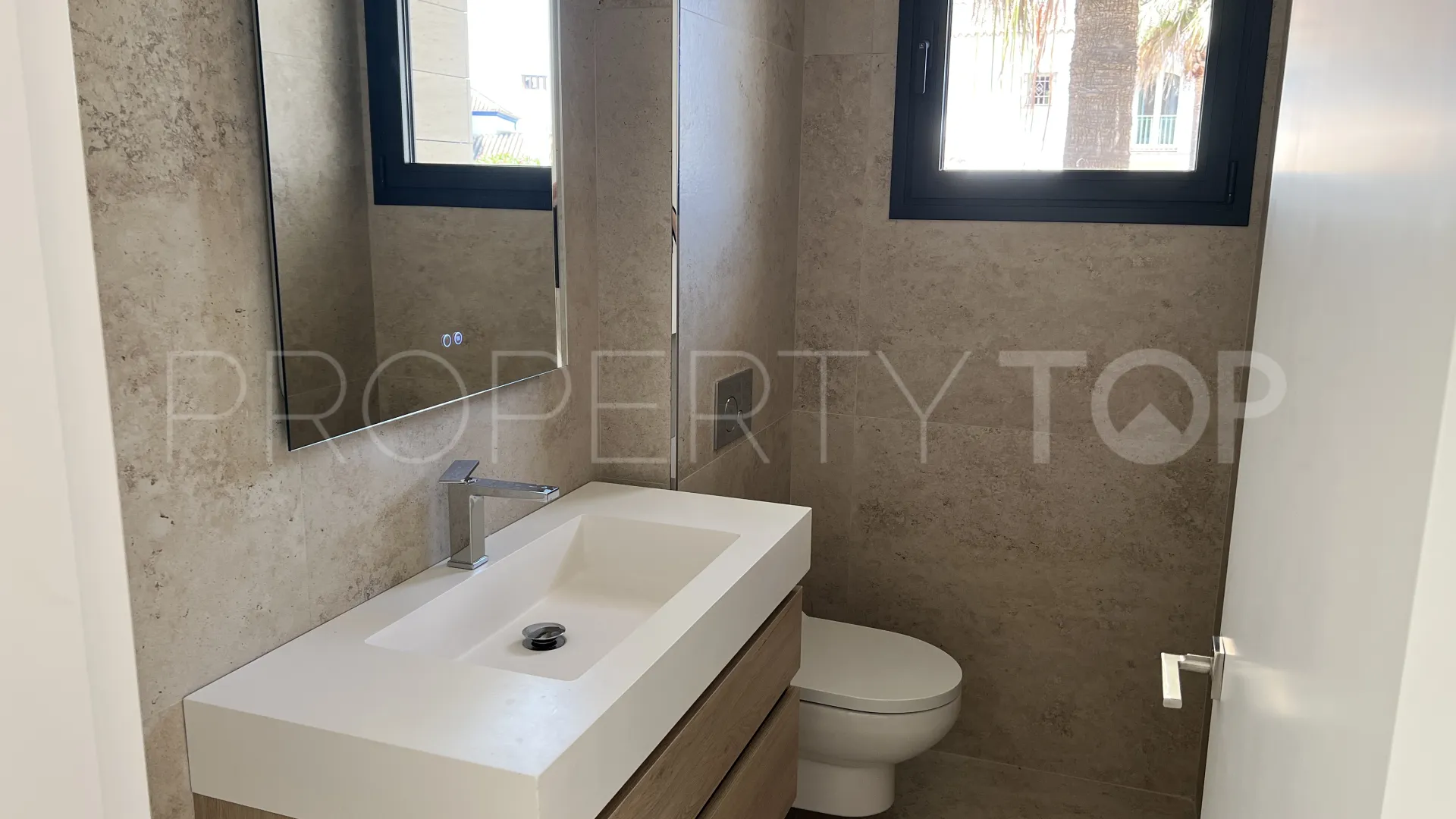 Villa with 6 bedrooms for sale in Zona B