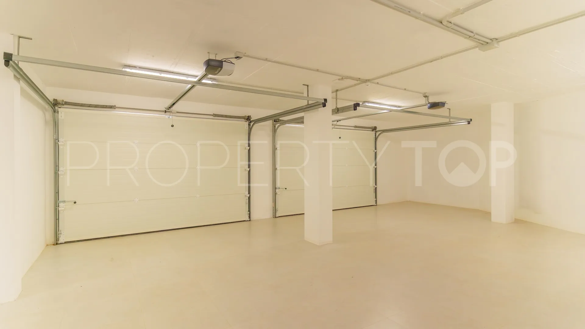 Zona B, villa a la venta con 6 dormitorios