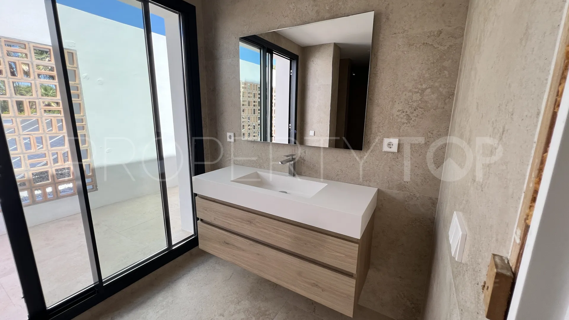 Villa with 6 bedrooms for sale in Zona B