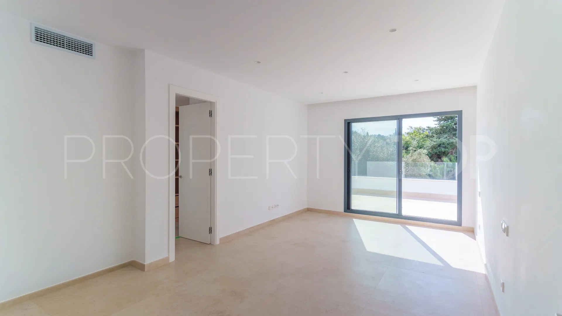 Zona B, villa a la venta con 6 dormitorios