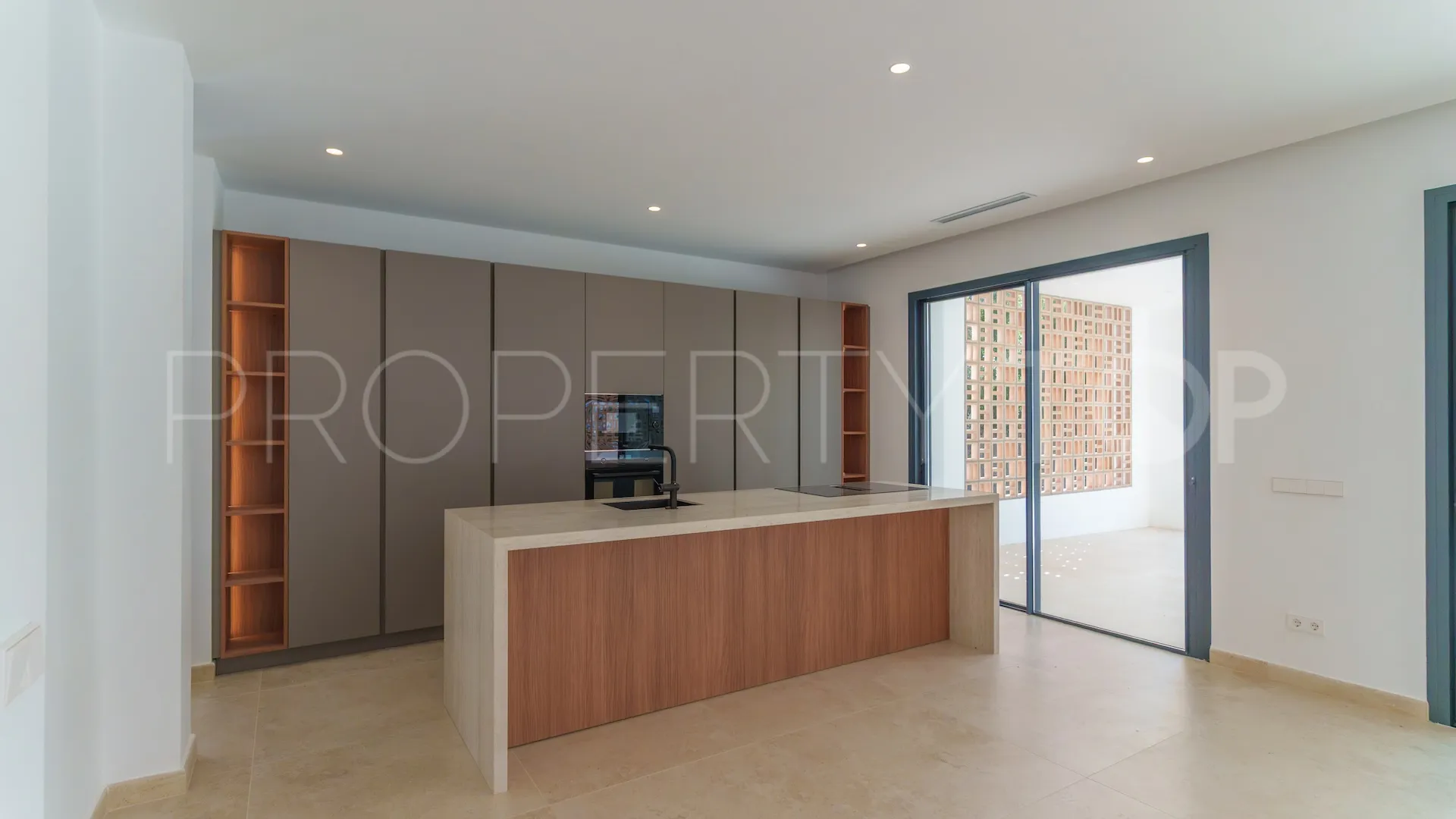 Zona B, villa a la venta con 6 dormitorios