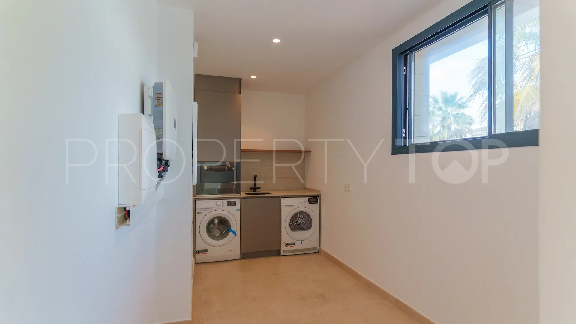 Zona B, villa a la venta con 6 dormitorios