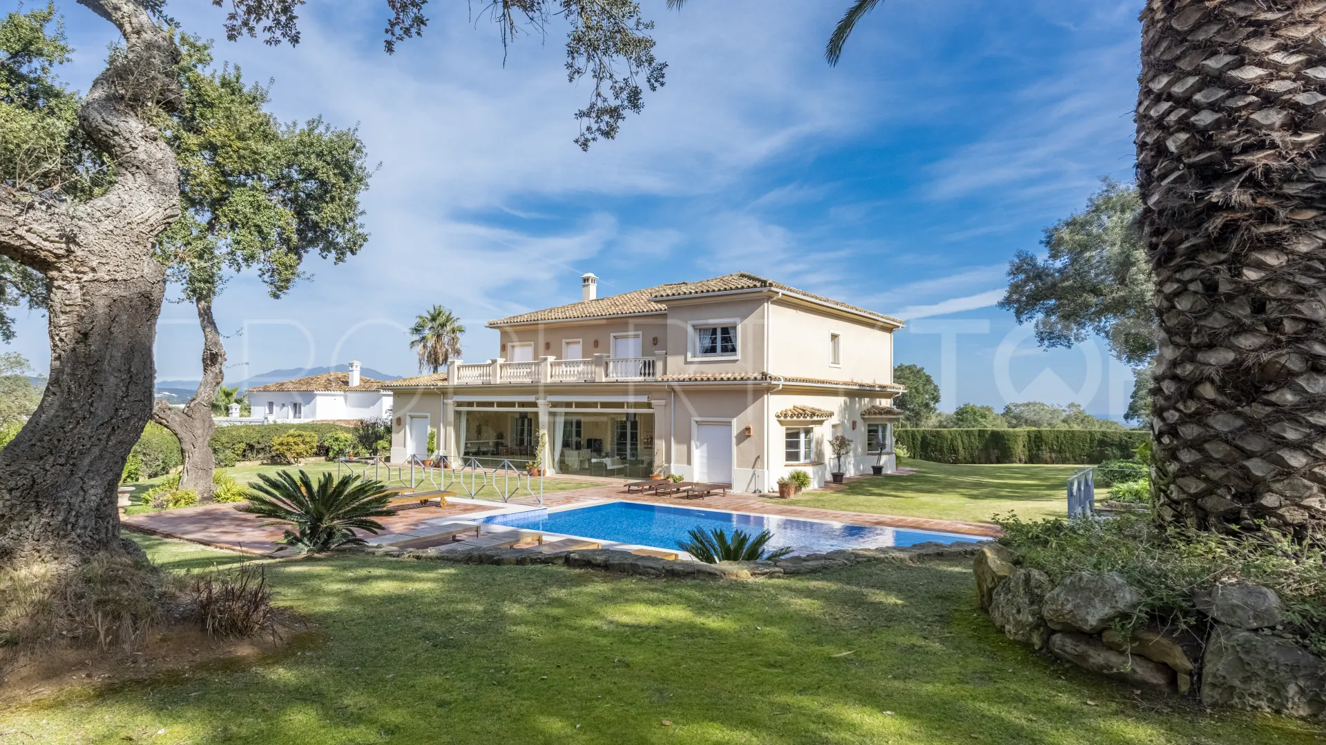 Comprar villa en San Roque Club