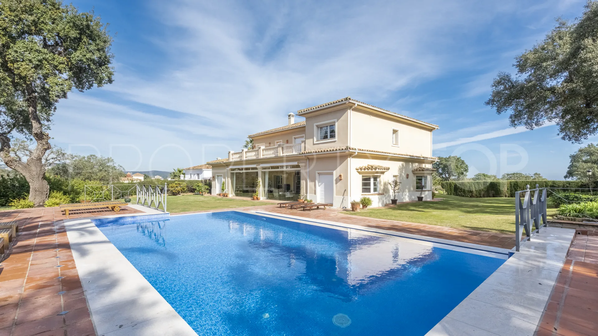 Comprar villa en San Roque Club