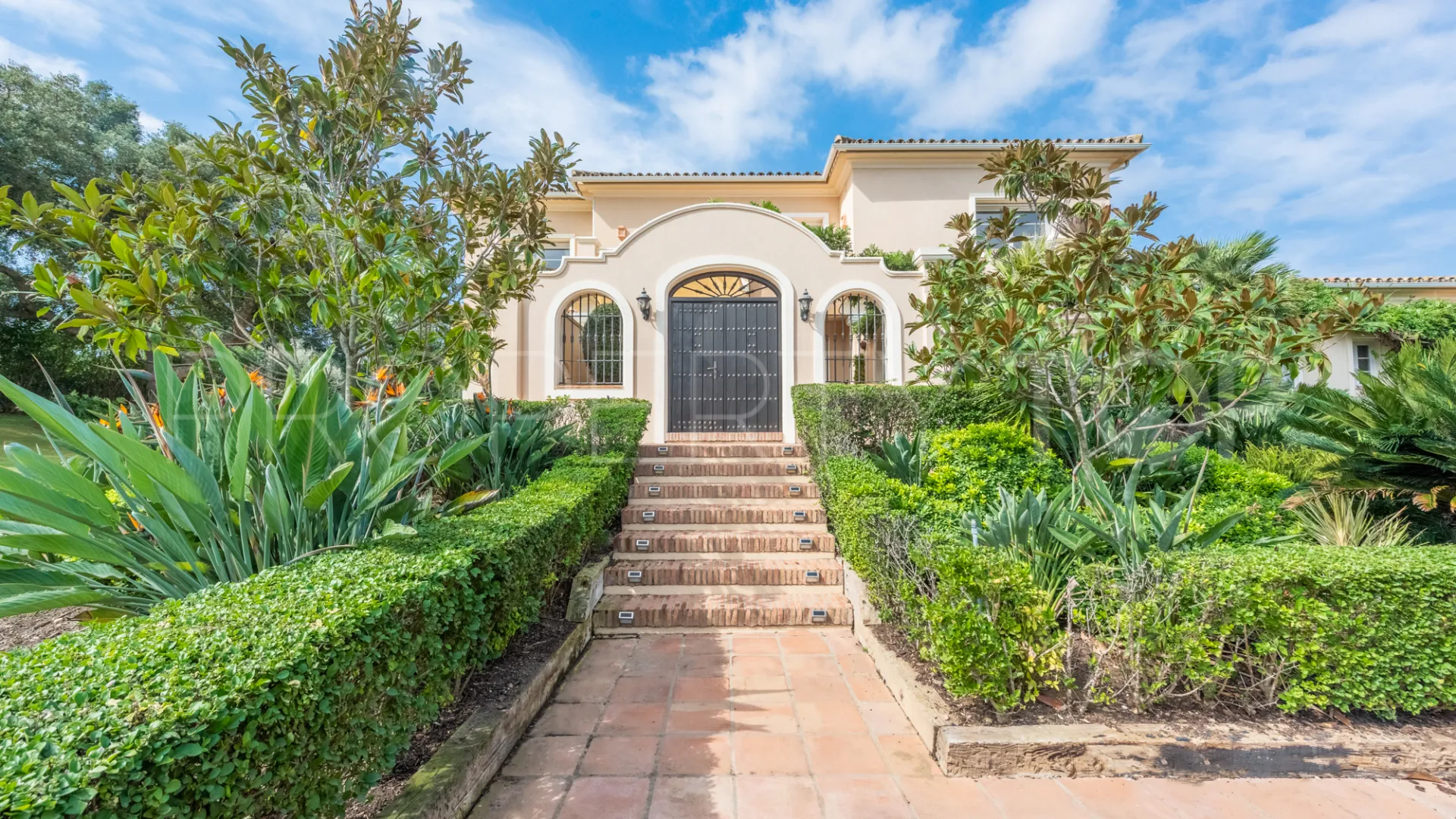 Comprar villa en San Roque Club