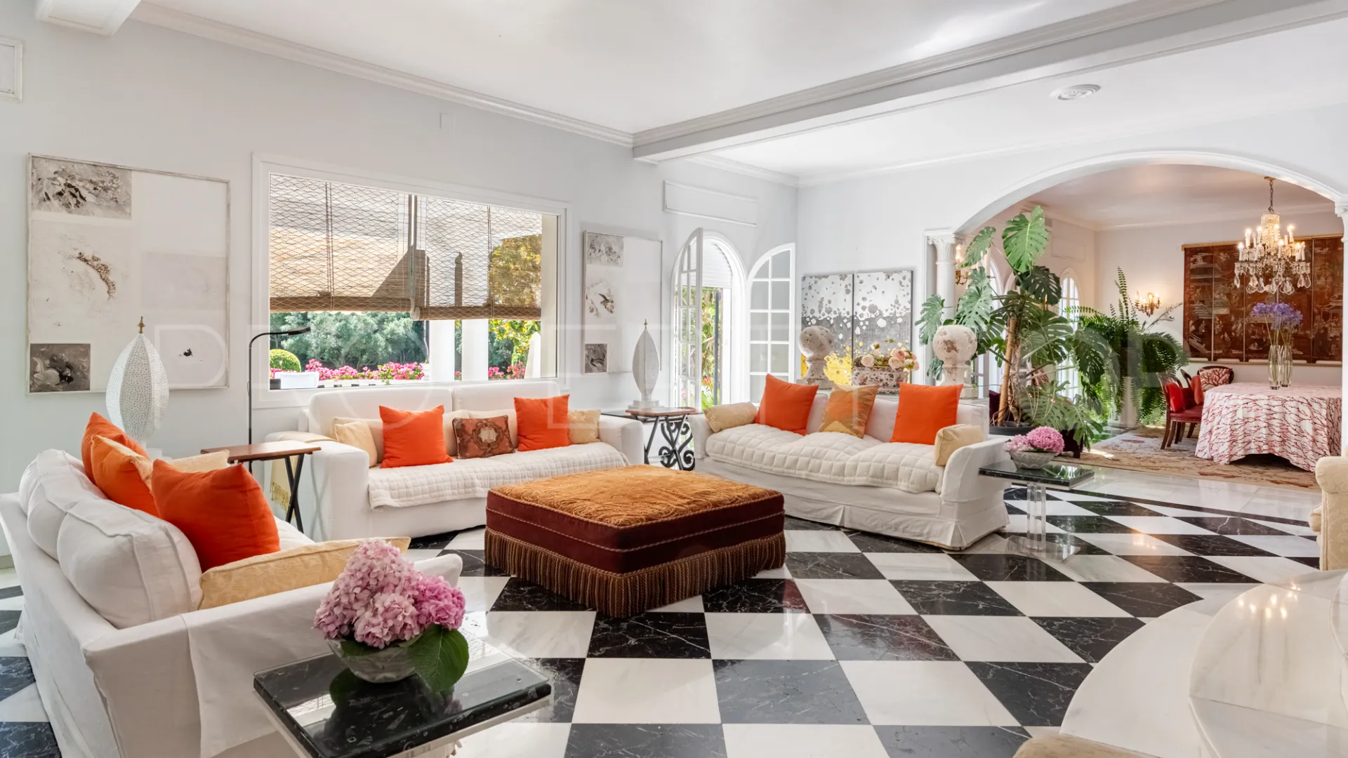 Villa for sale in Zona D