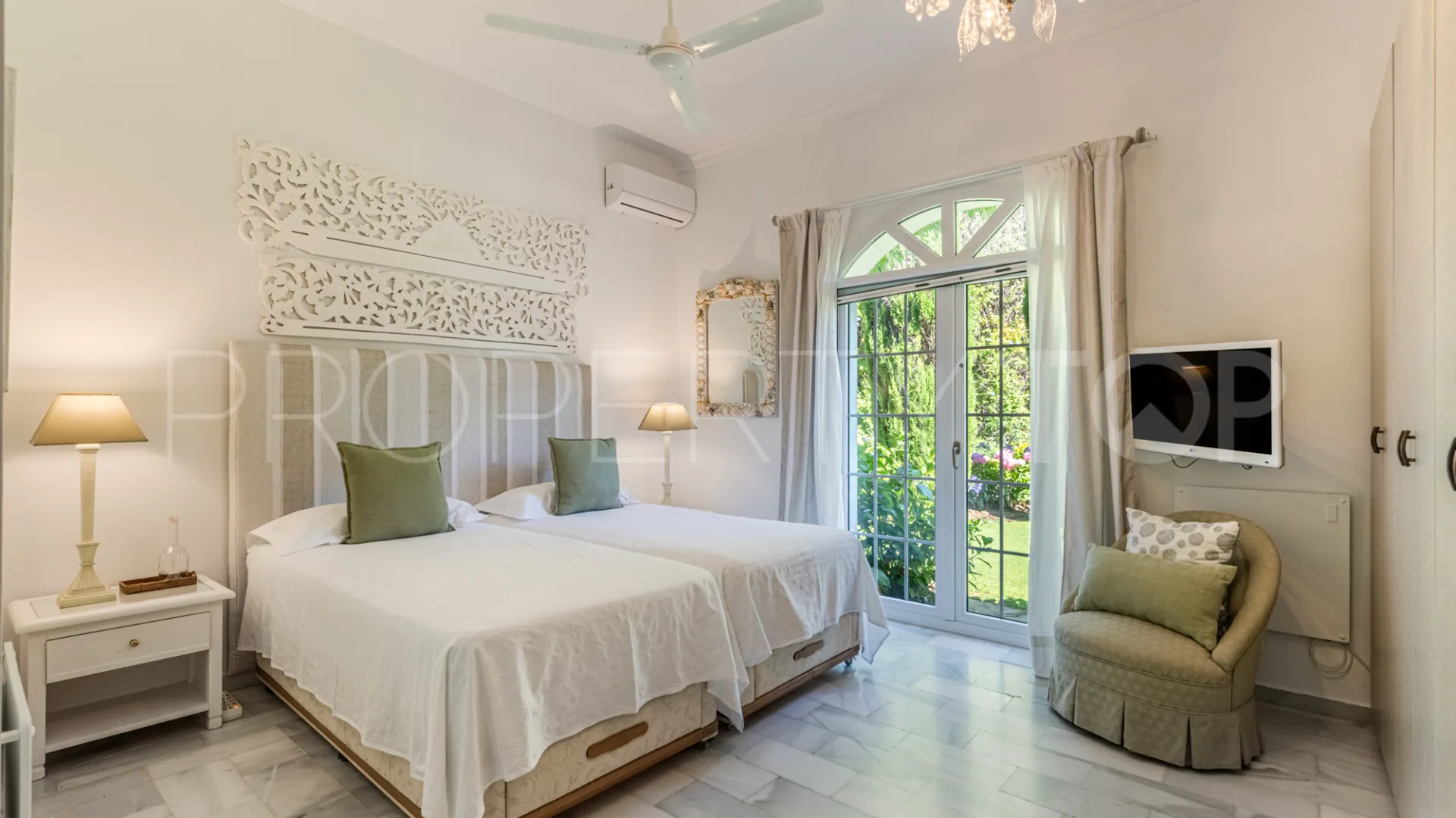 Villa for sale in Zona D