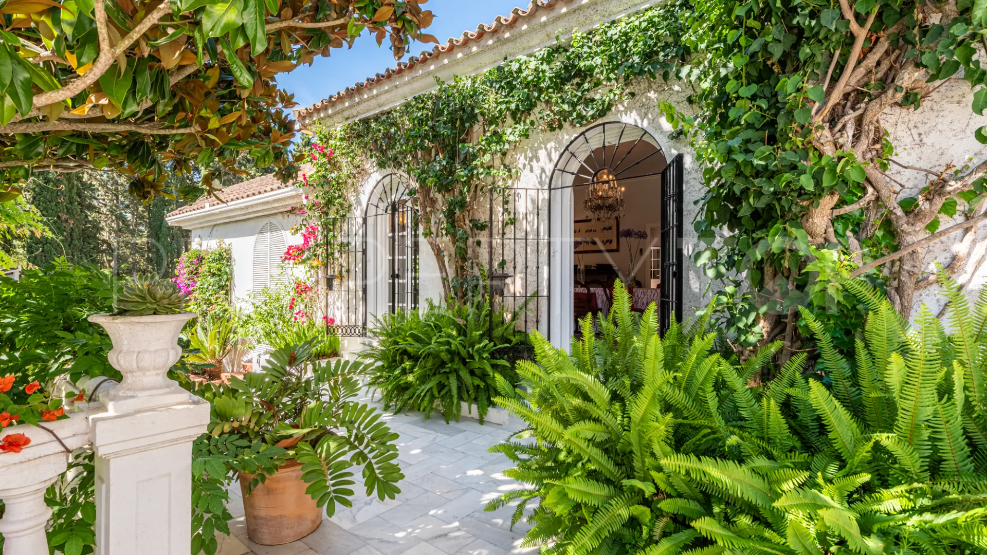 Villa for sale in Zona D