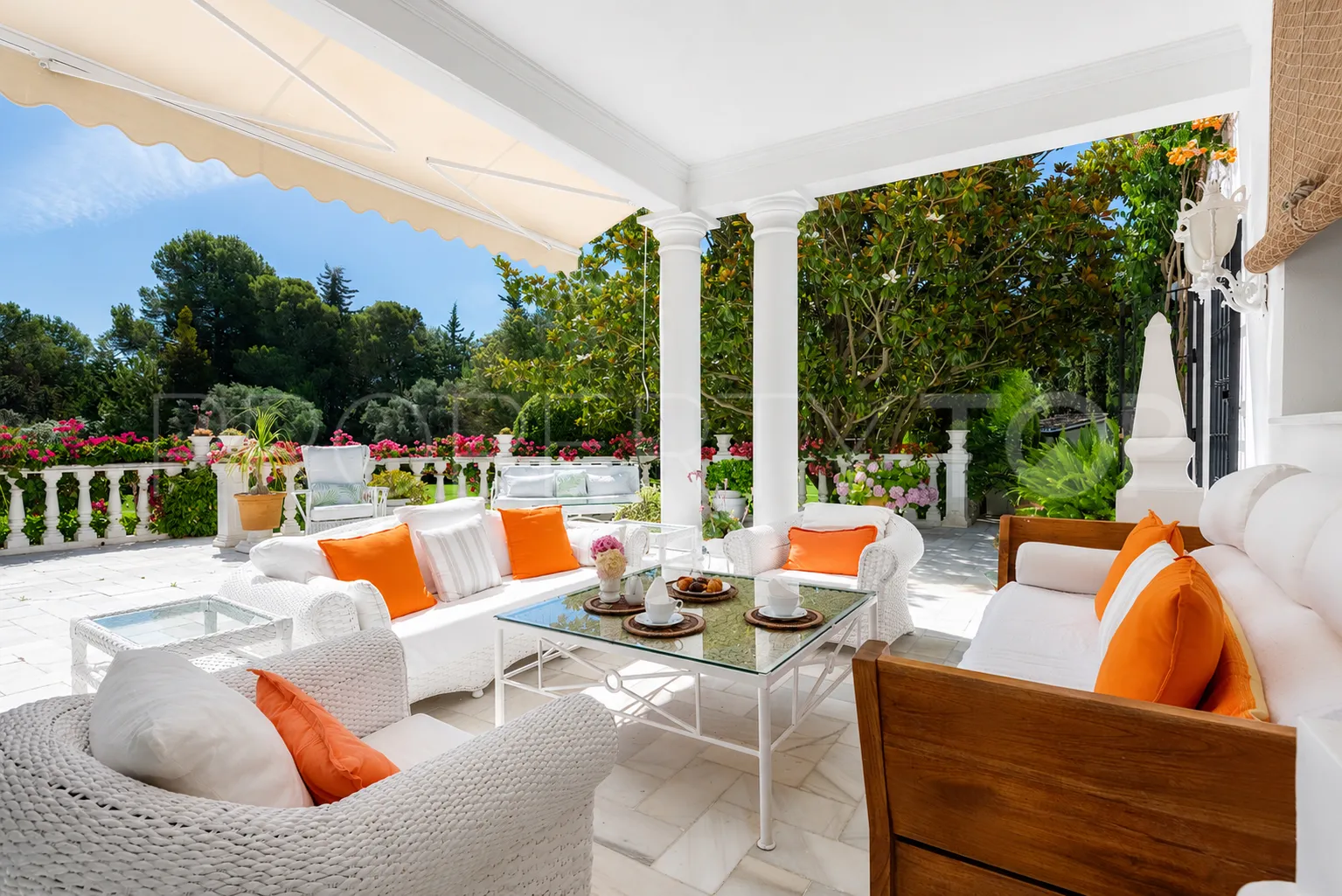 Villa for sale in Zona D