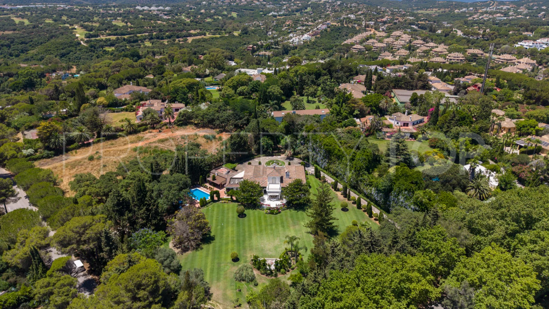 Villa for sale in Zona D