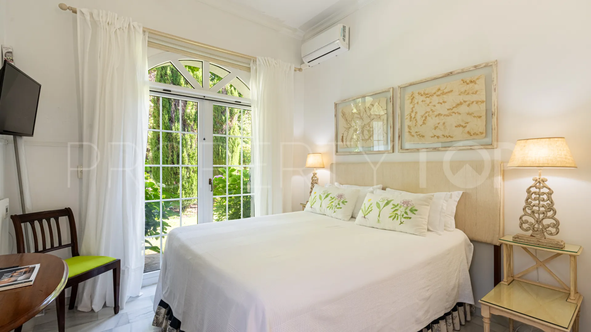 Villa for sale in Zona D